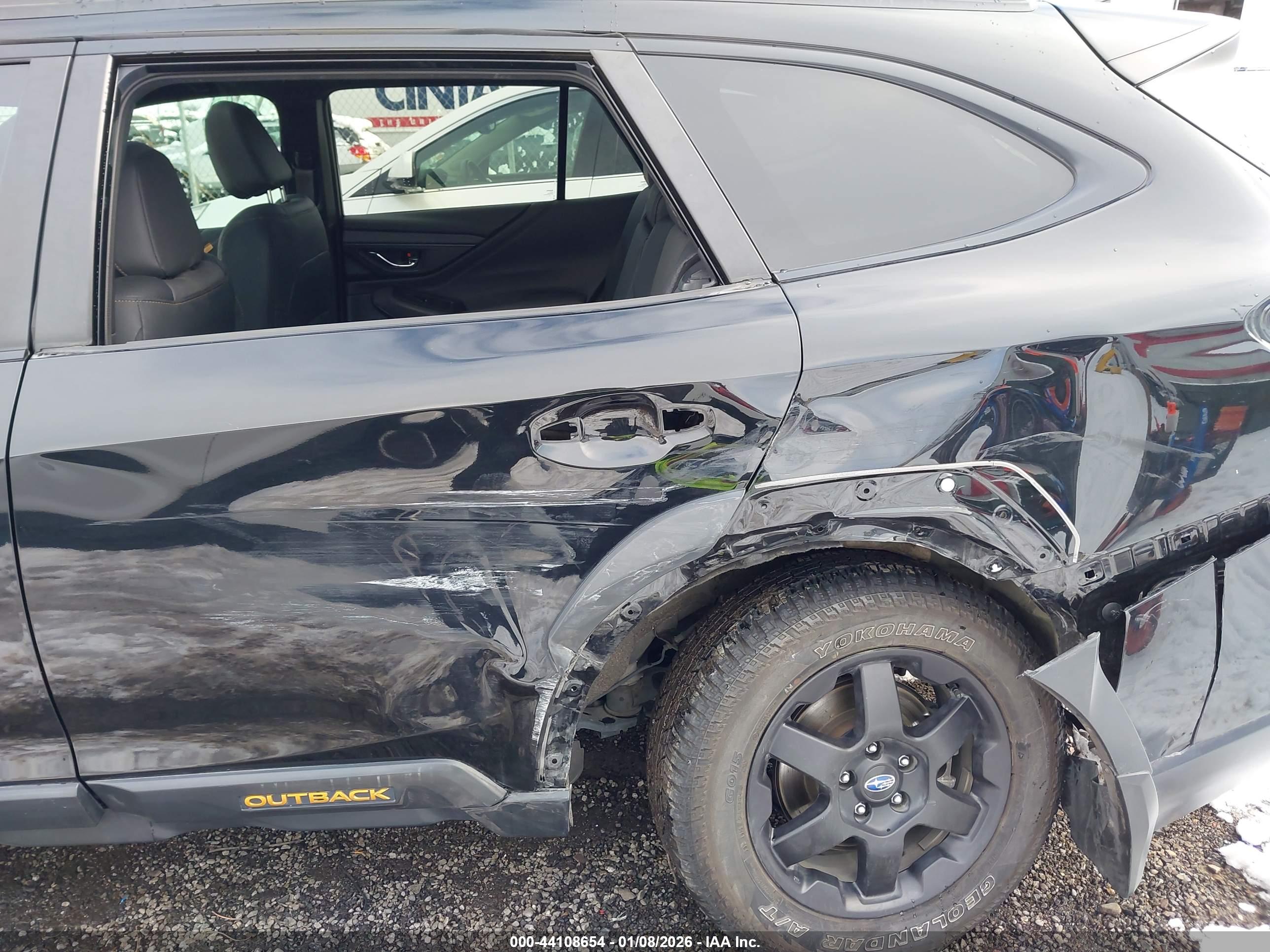 SUBARU OUTBACK image 6