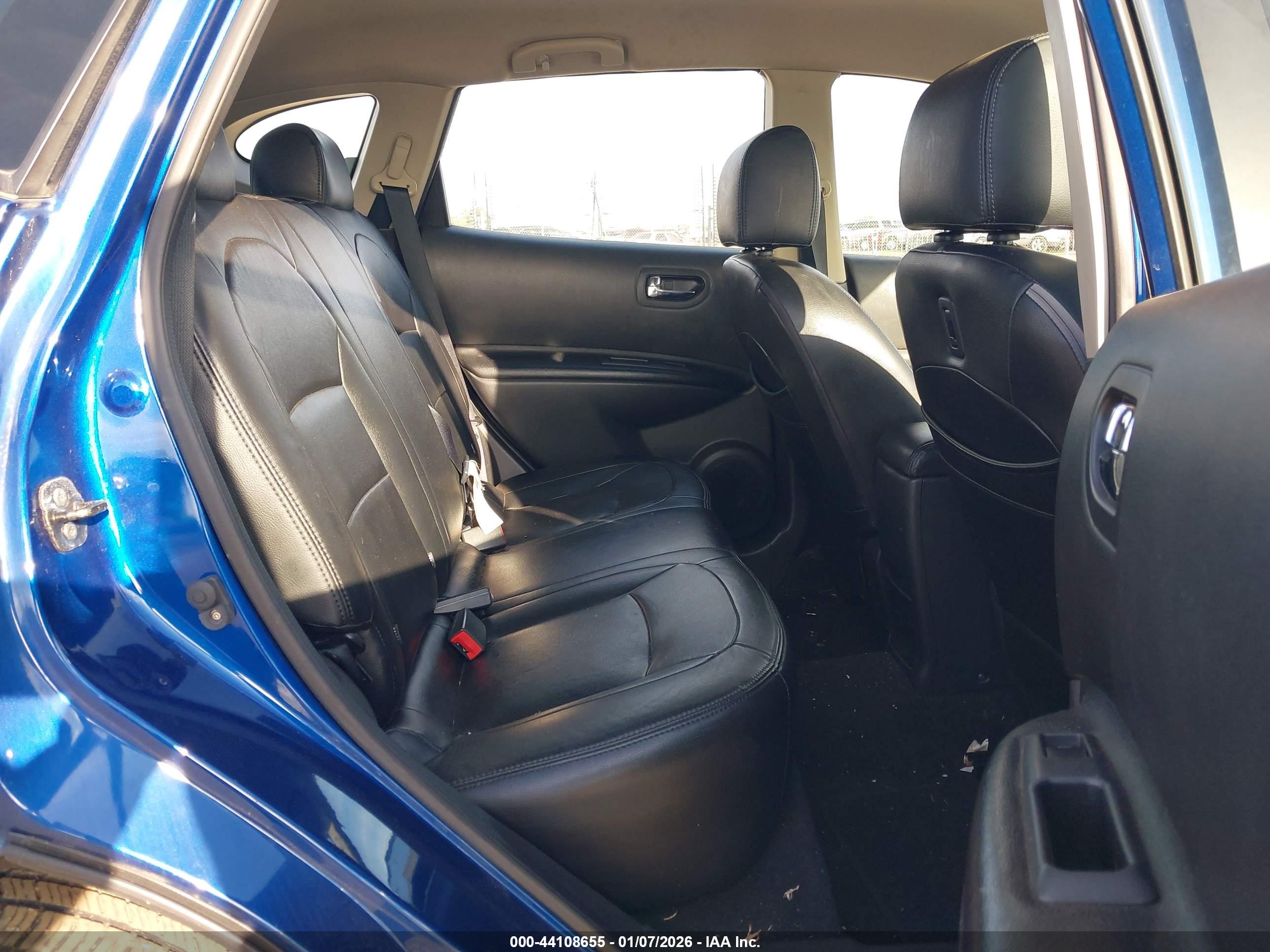 NISSAN ROGUE image 8