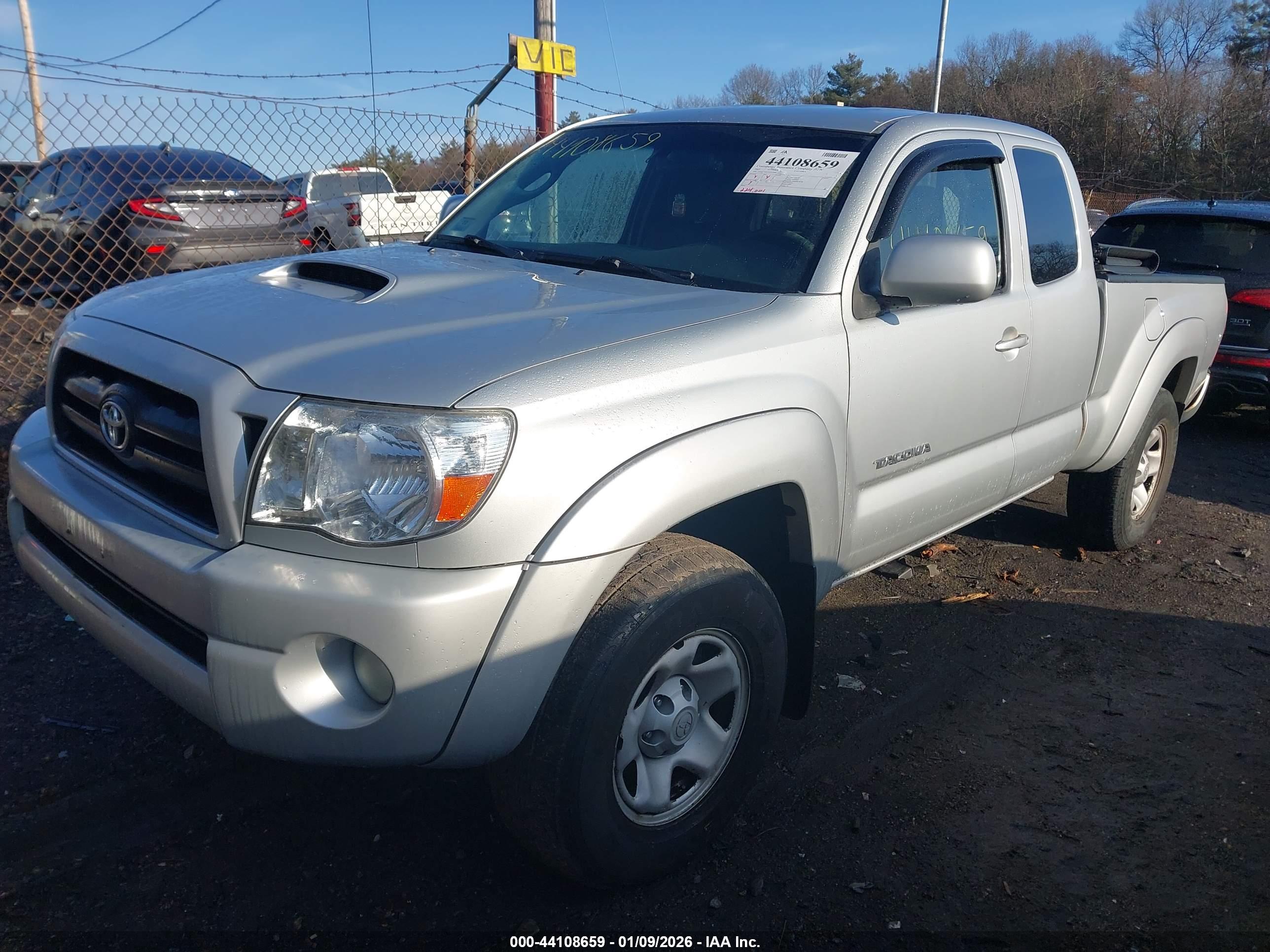 TOYOTA TACOMA image 2