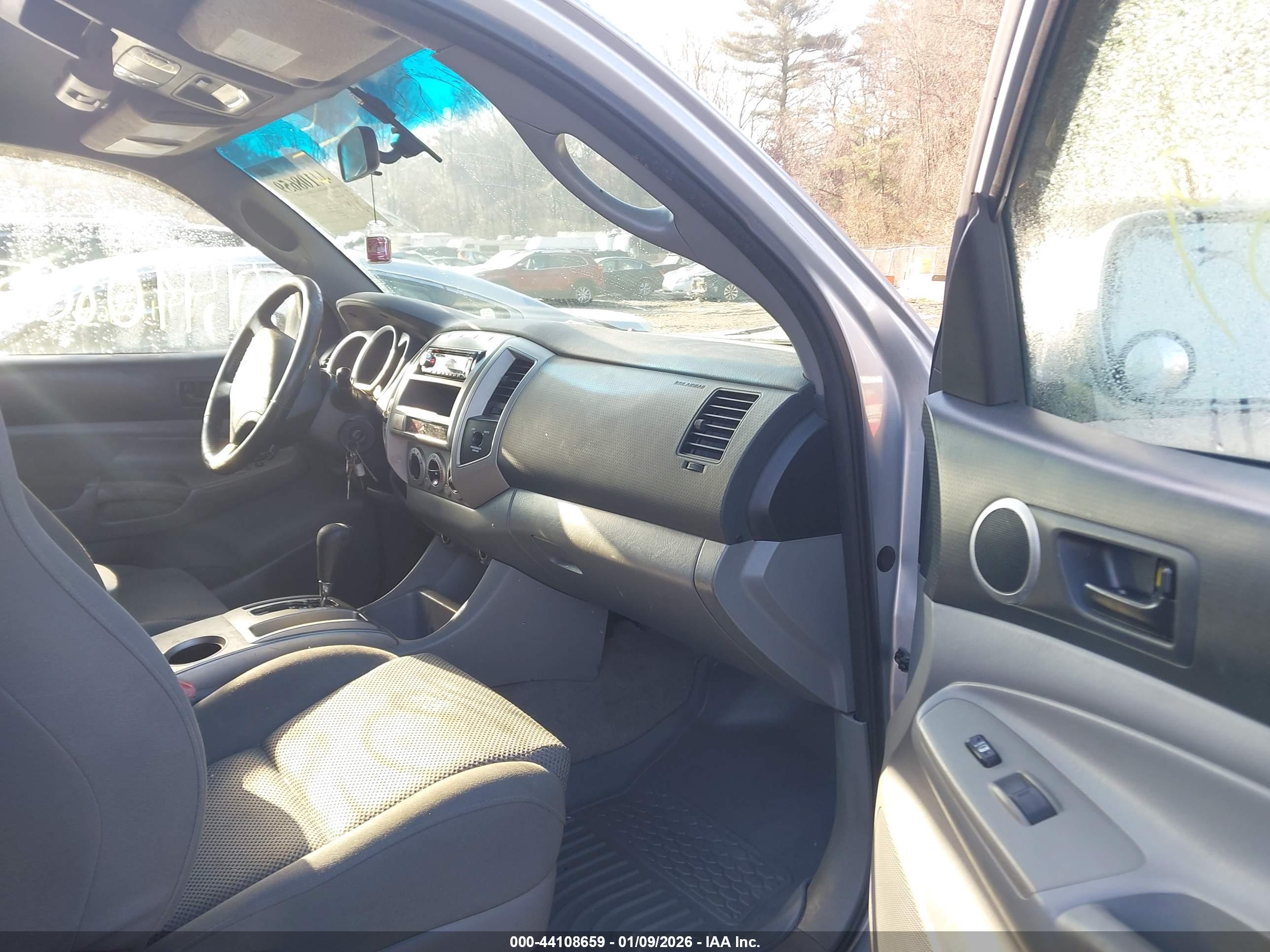TOYOTA TACOMA image 5