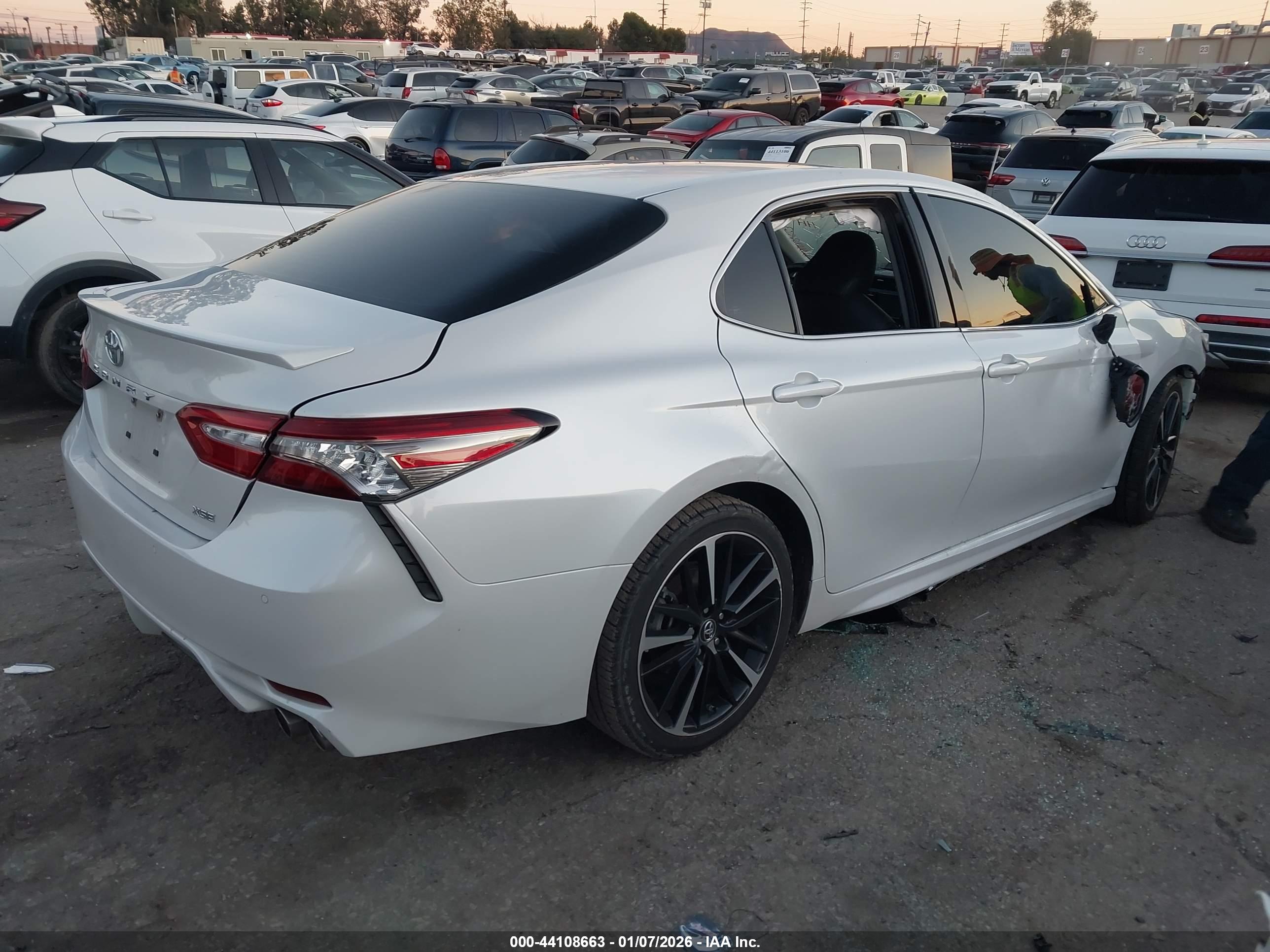 TOYOTA CAMRY image 4