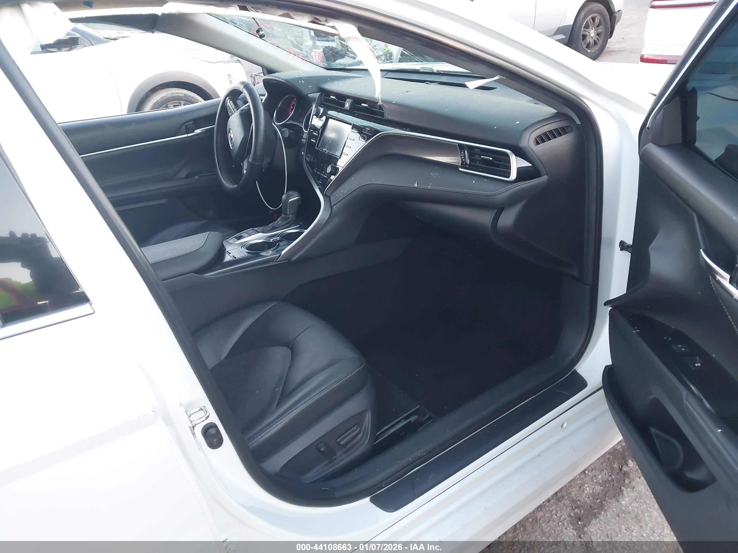 TOYOTA CAMRY image 5