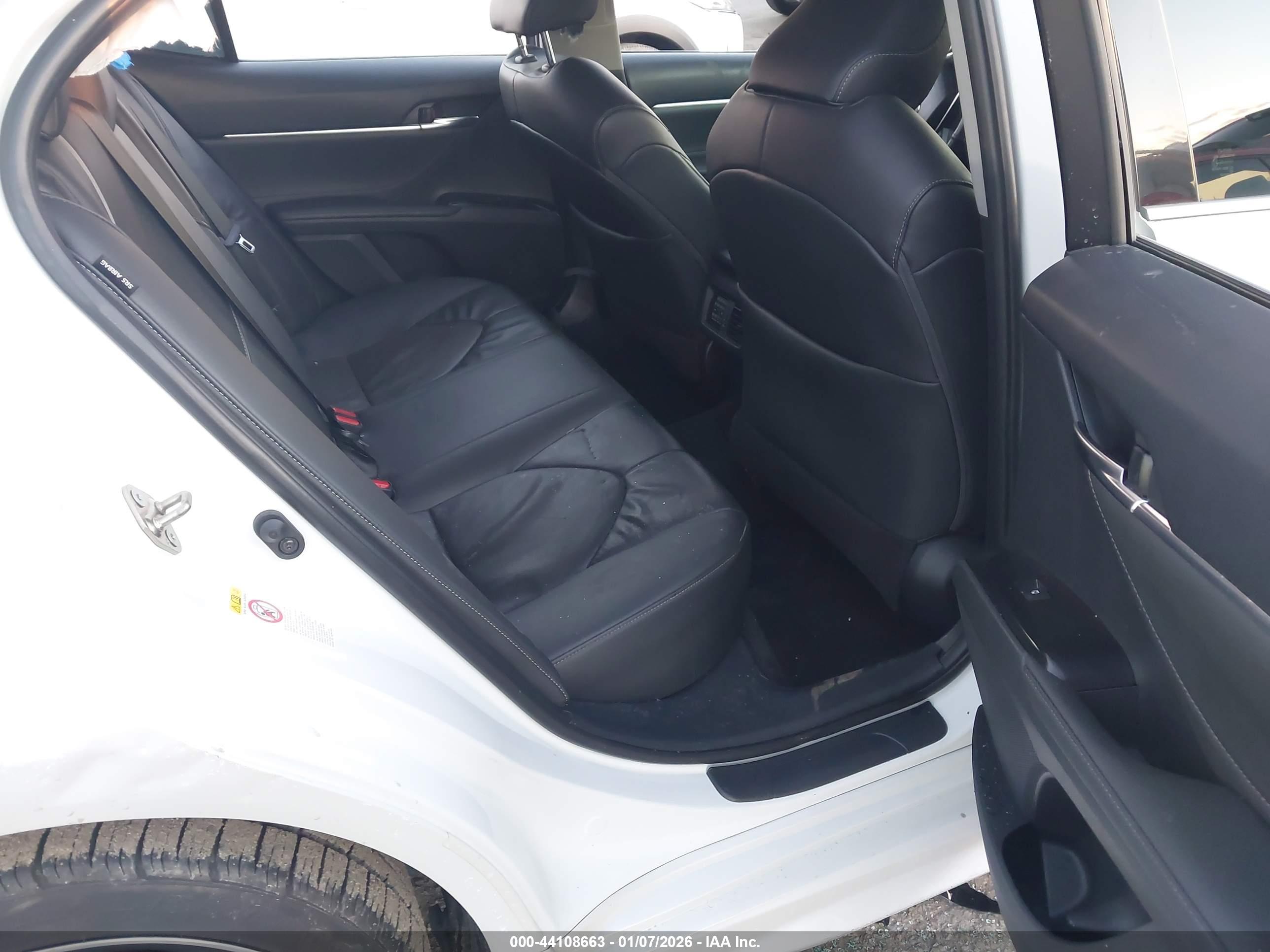 TOYOTA CAMRY image 8