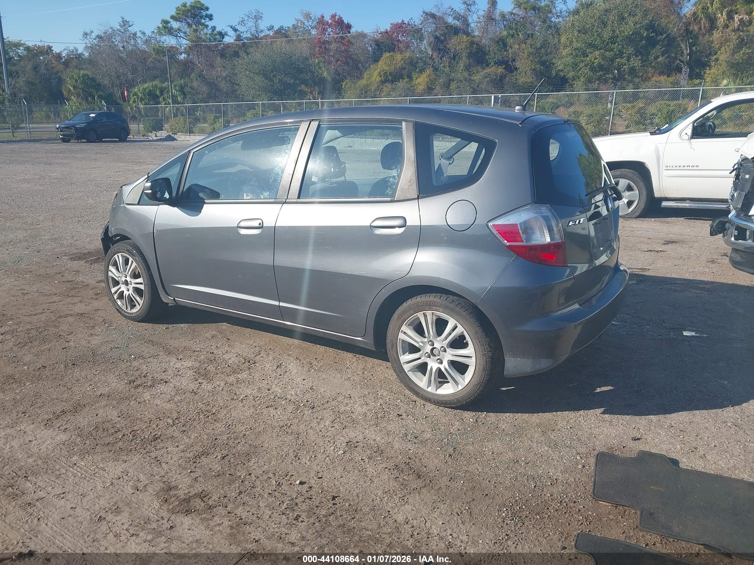 HONDA FIT image 3