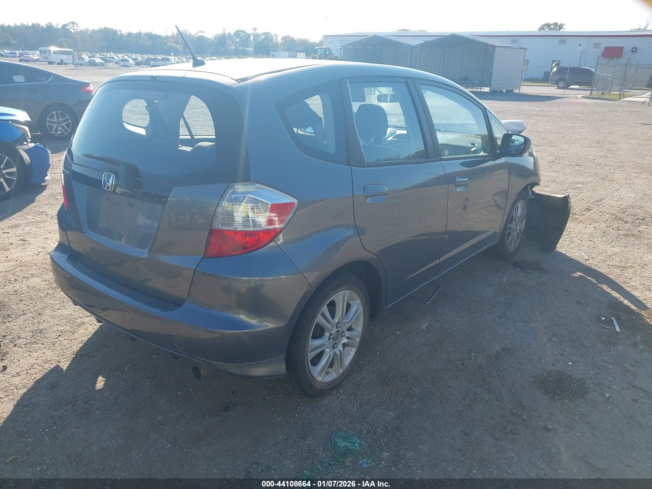 HONDA FIT image 4