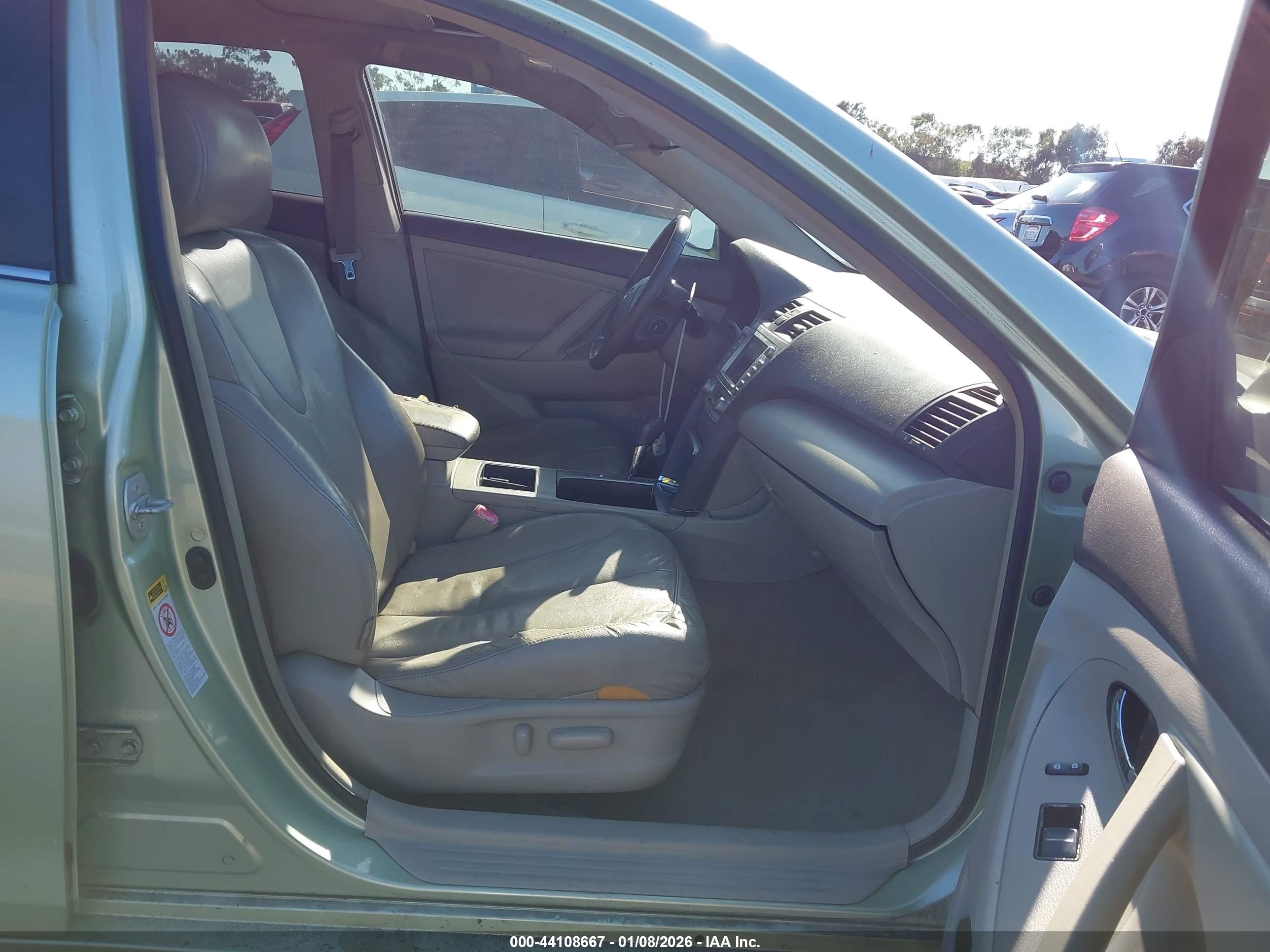 TOYOTA CAMRY image 5