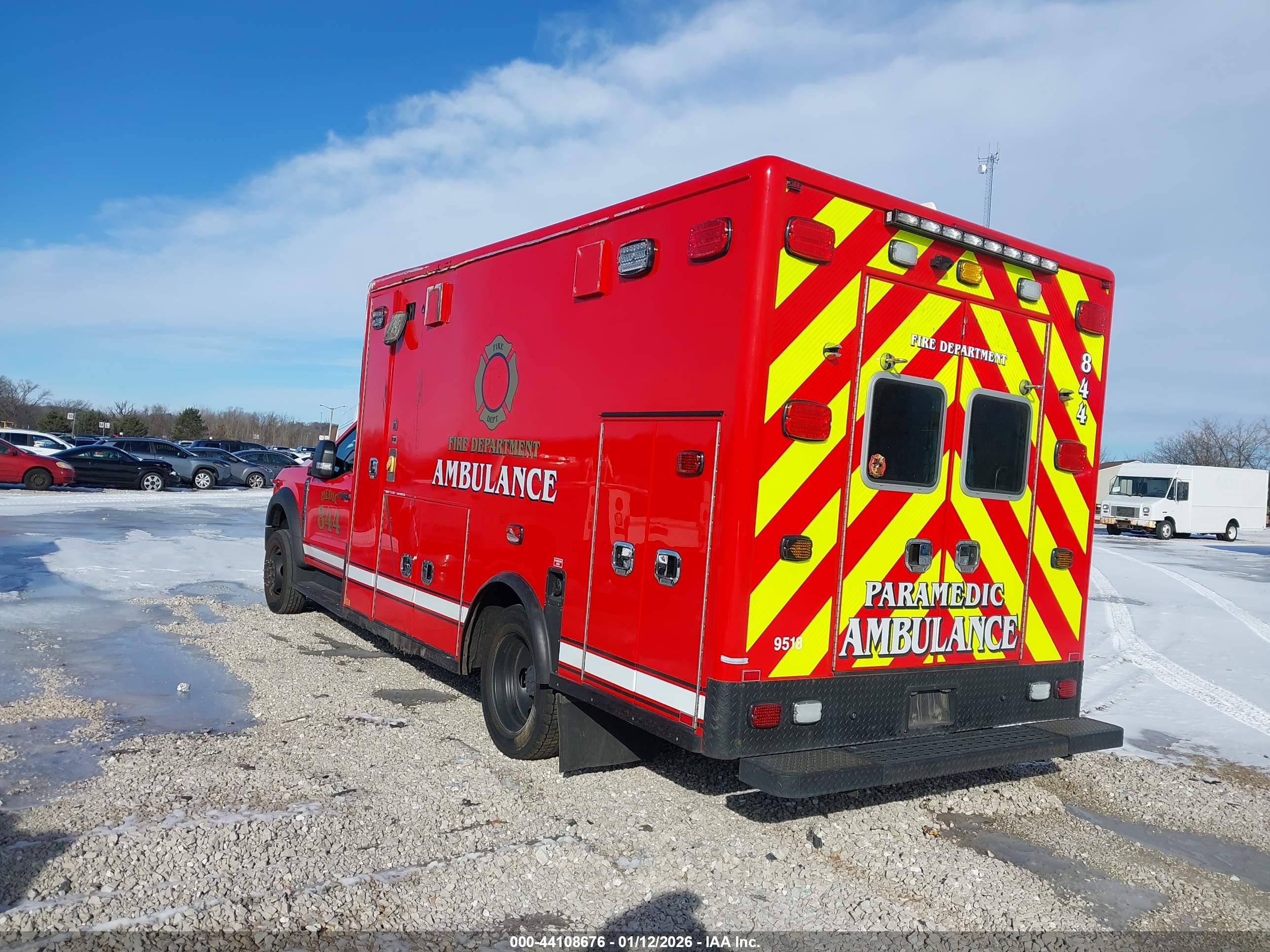 FORD F-550 image 3