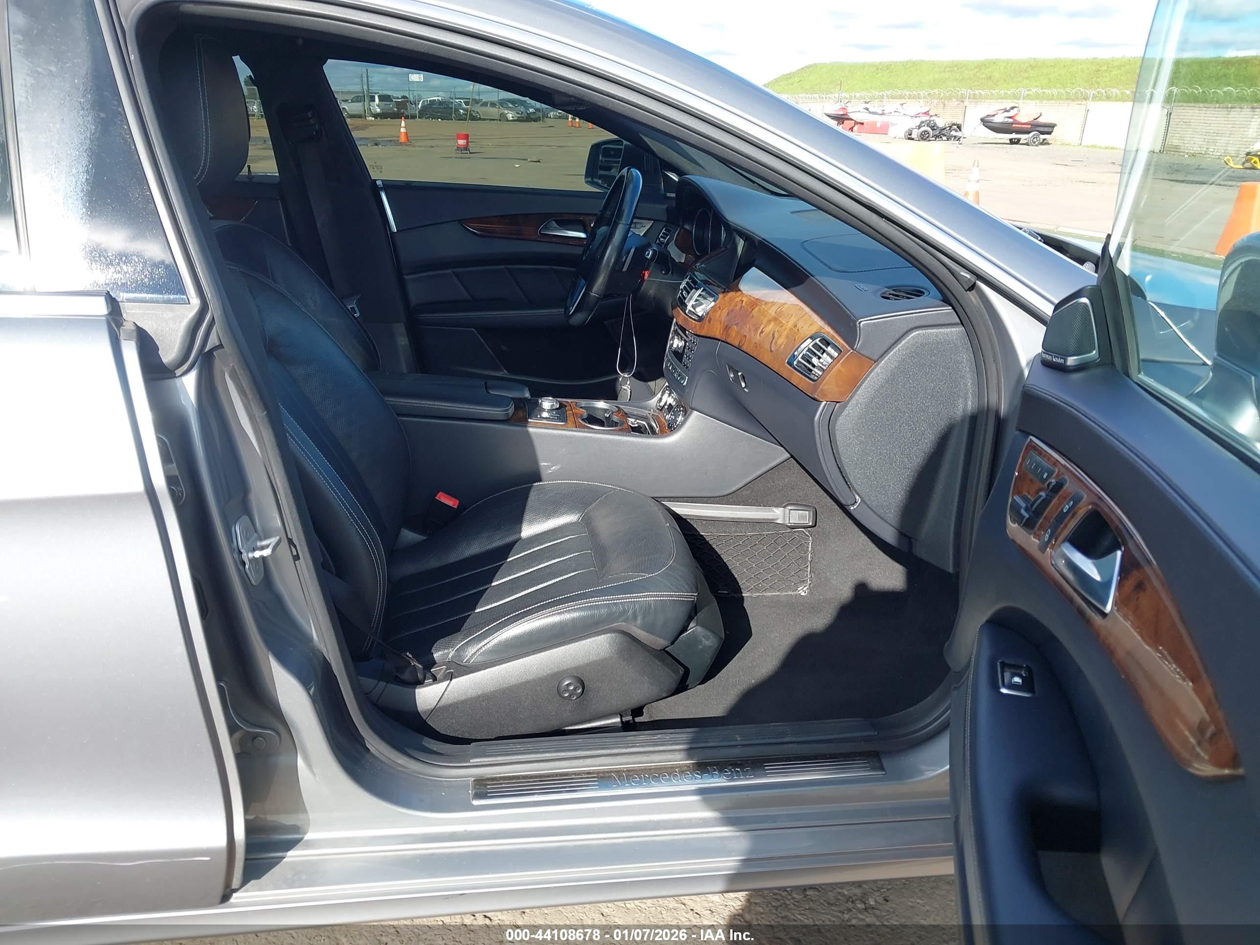 MERCEDES-BENZ CLS image 5