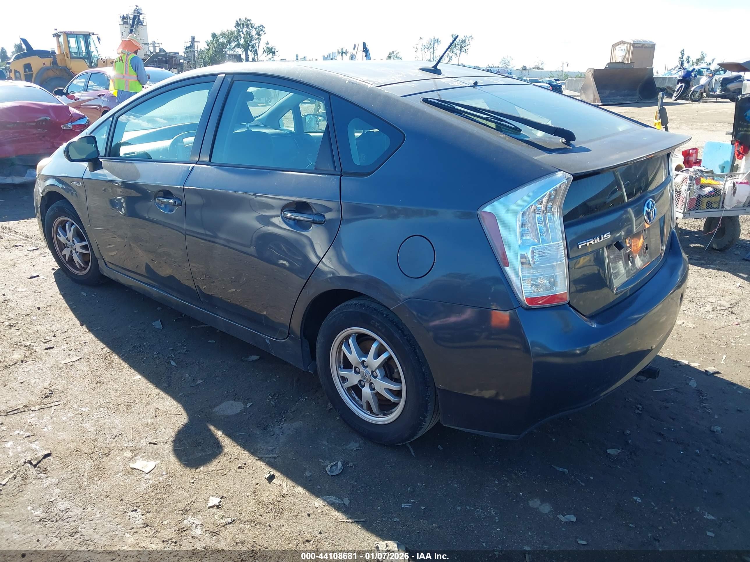 TOYOTA PRIUS image 3