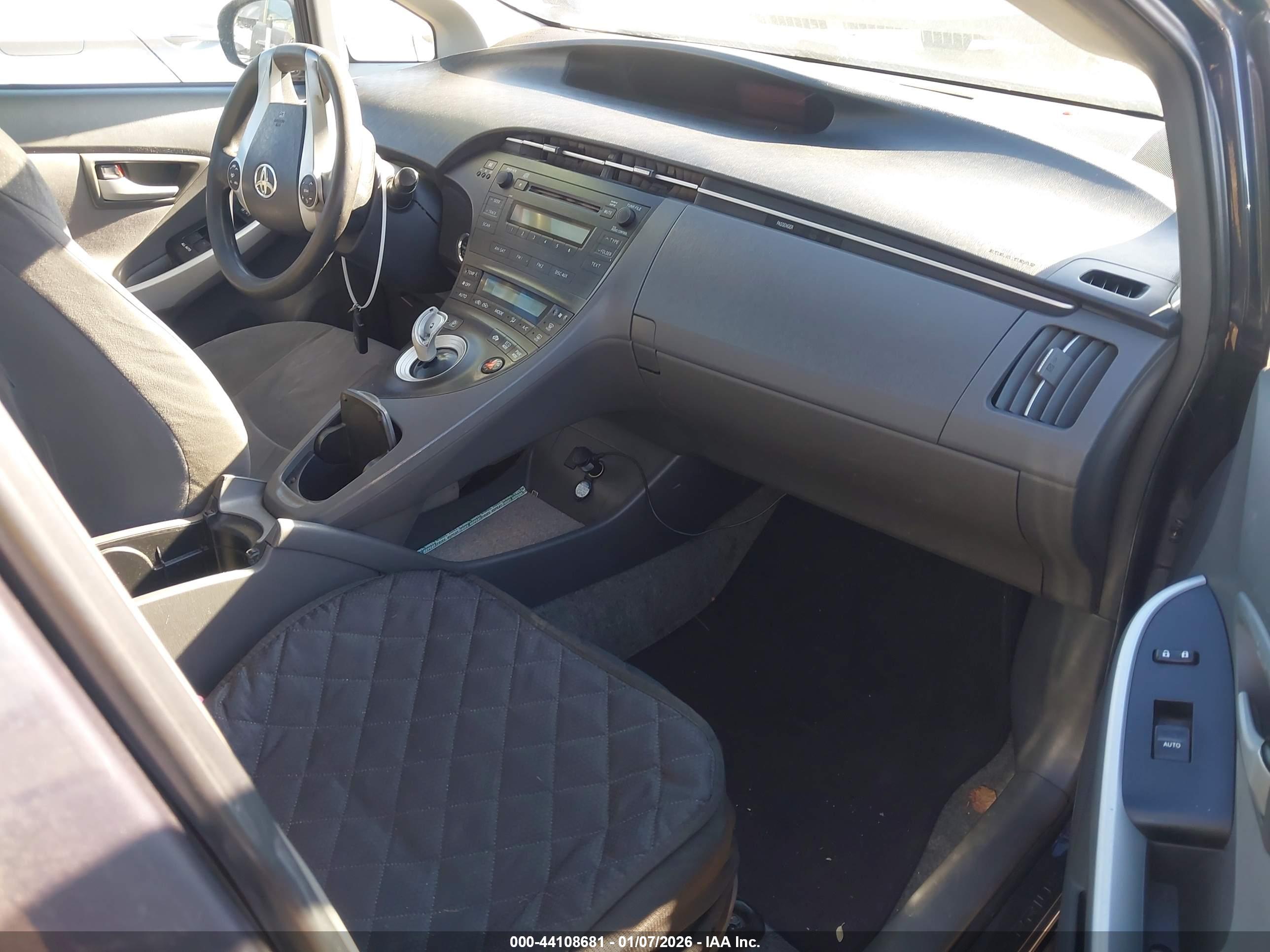 TOYOTA PRIUS image 5