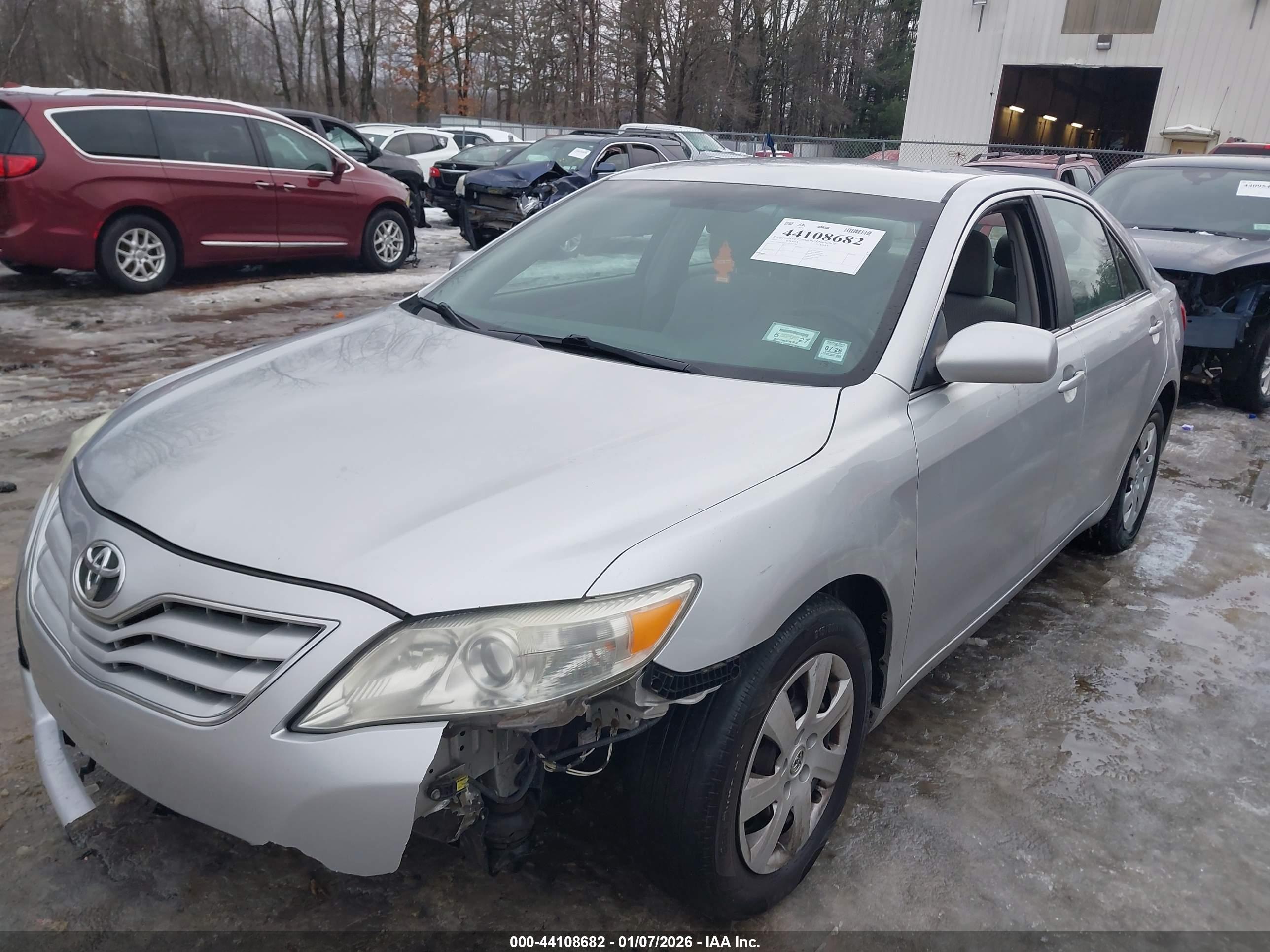 TOYOTA CAMRY image 2