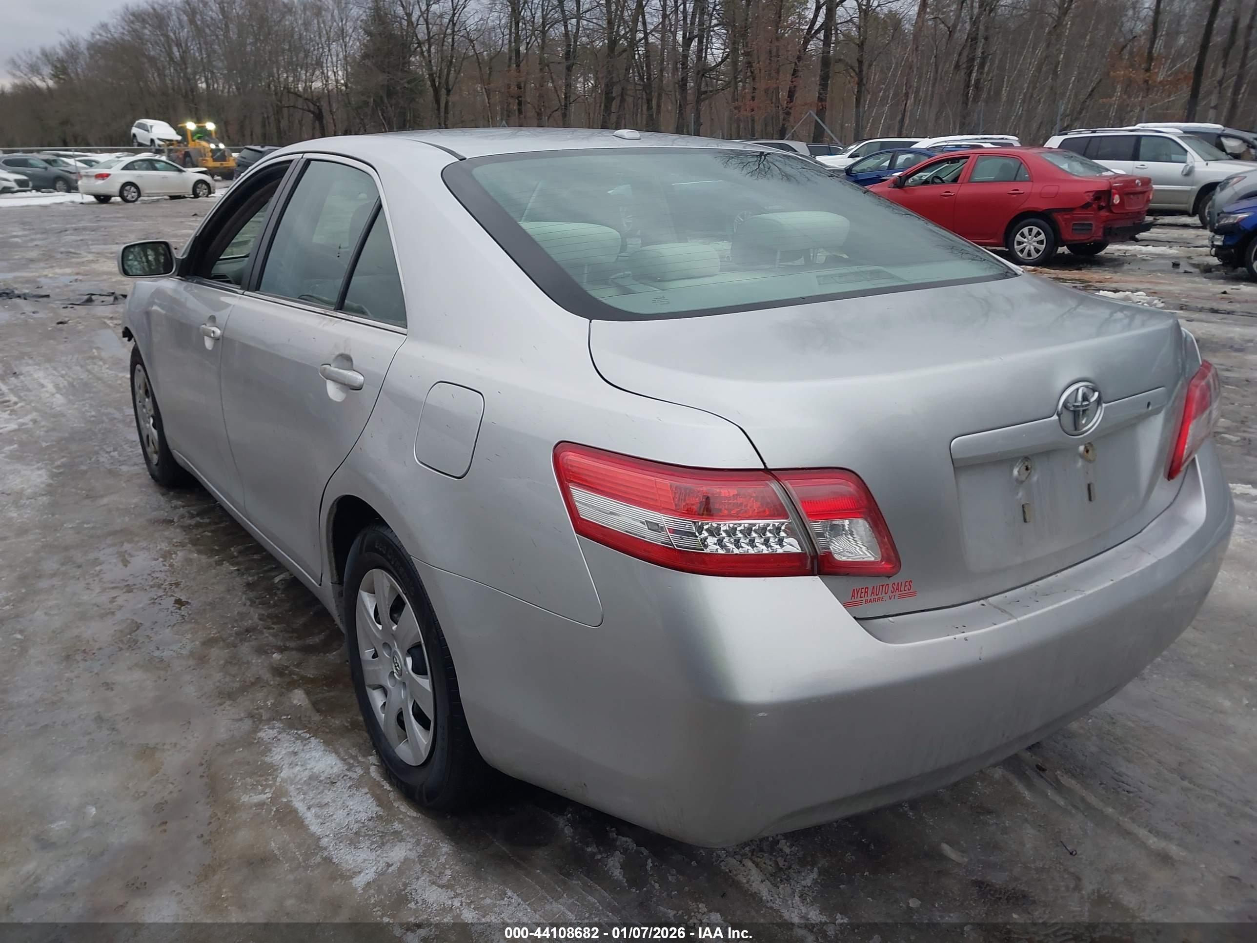 TOYOTA CAMRY image 3