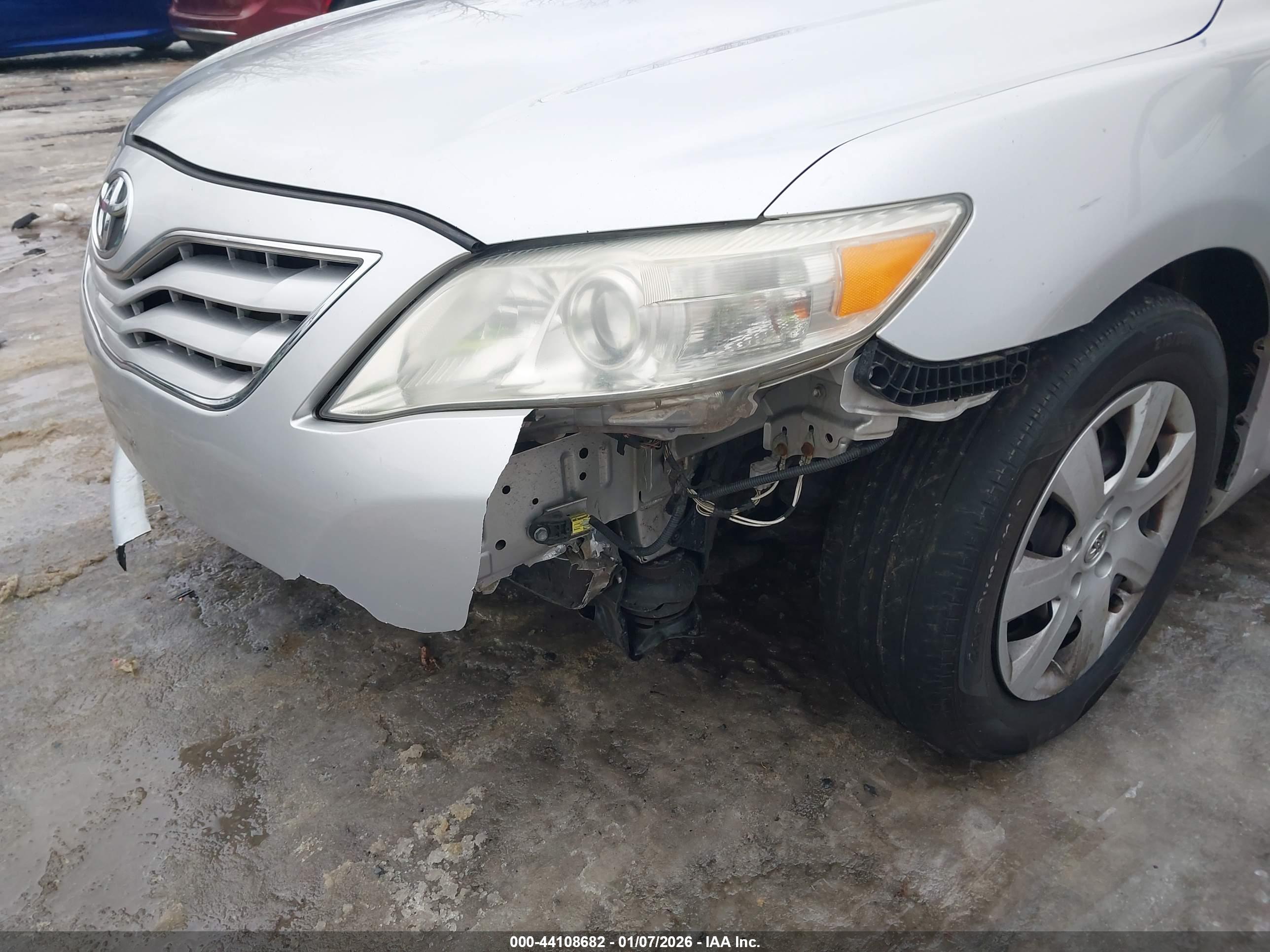 TOYOTA CAMRY image 6