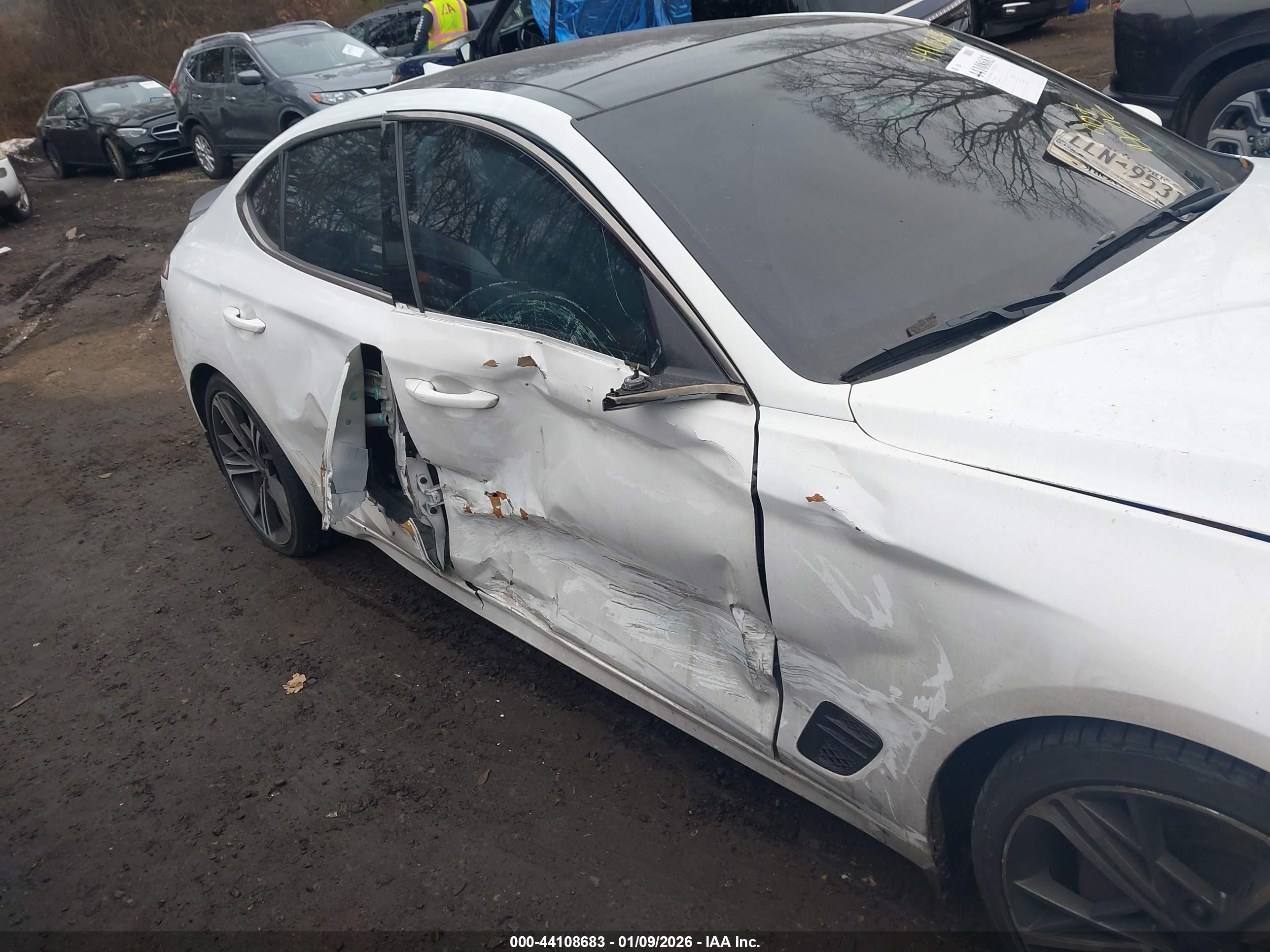 GENESIS G70 image 6