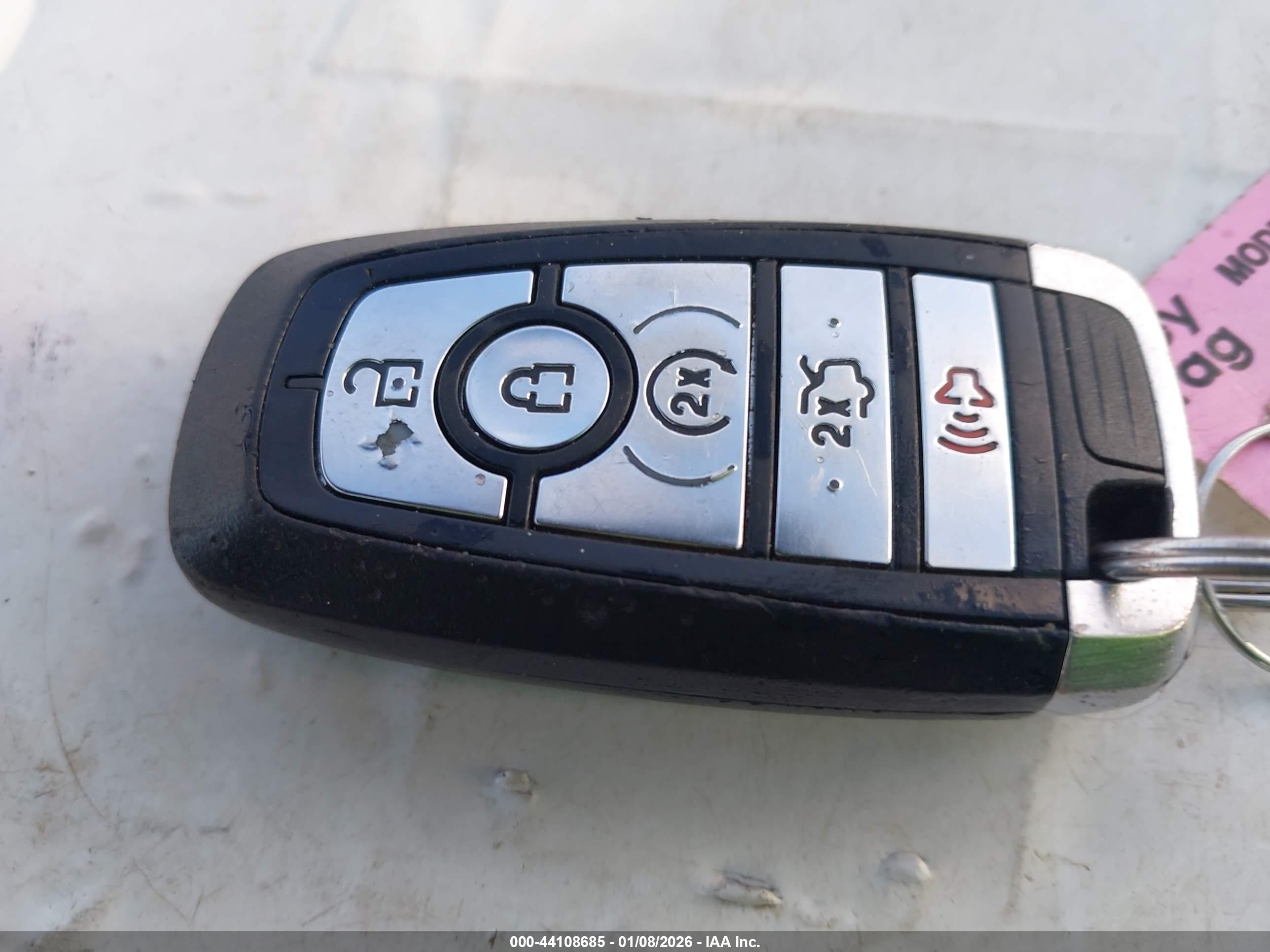 FORD FUSION image 11