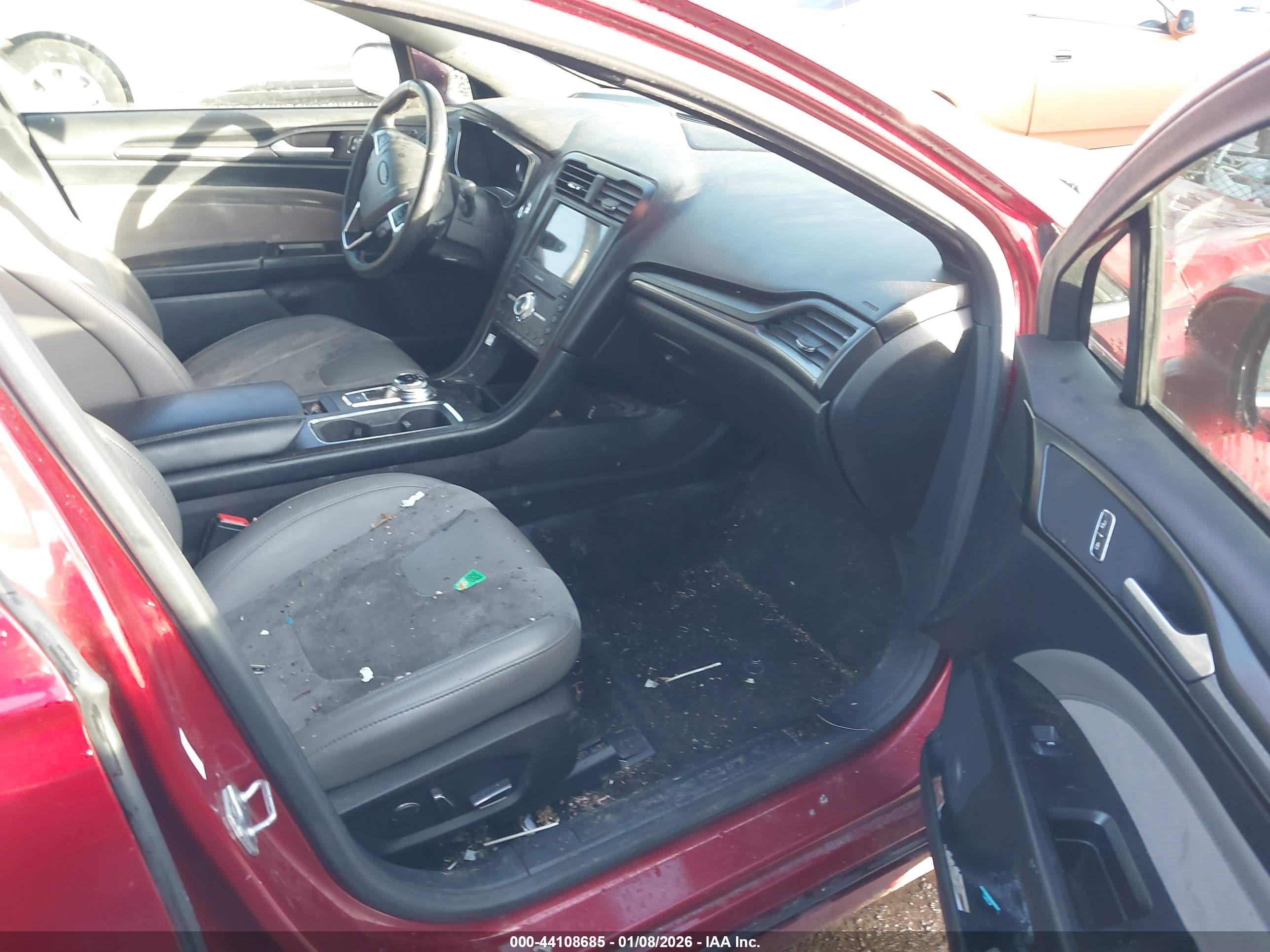 FORD FUSION image 5