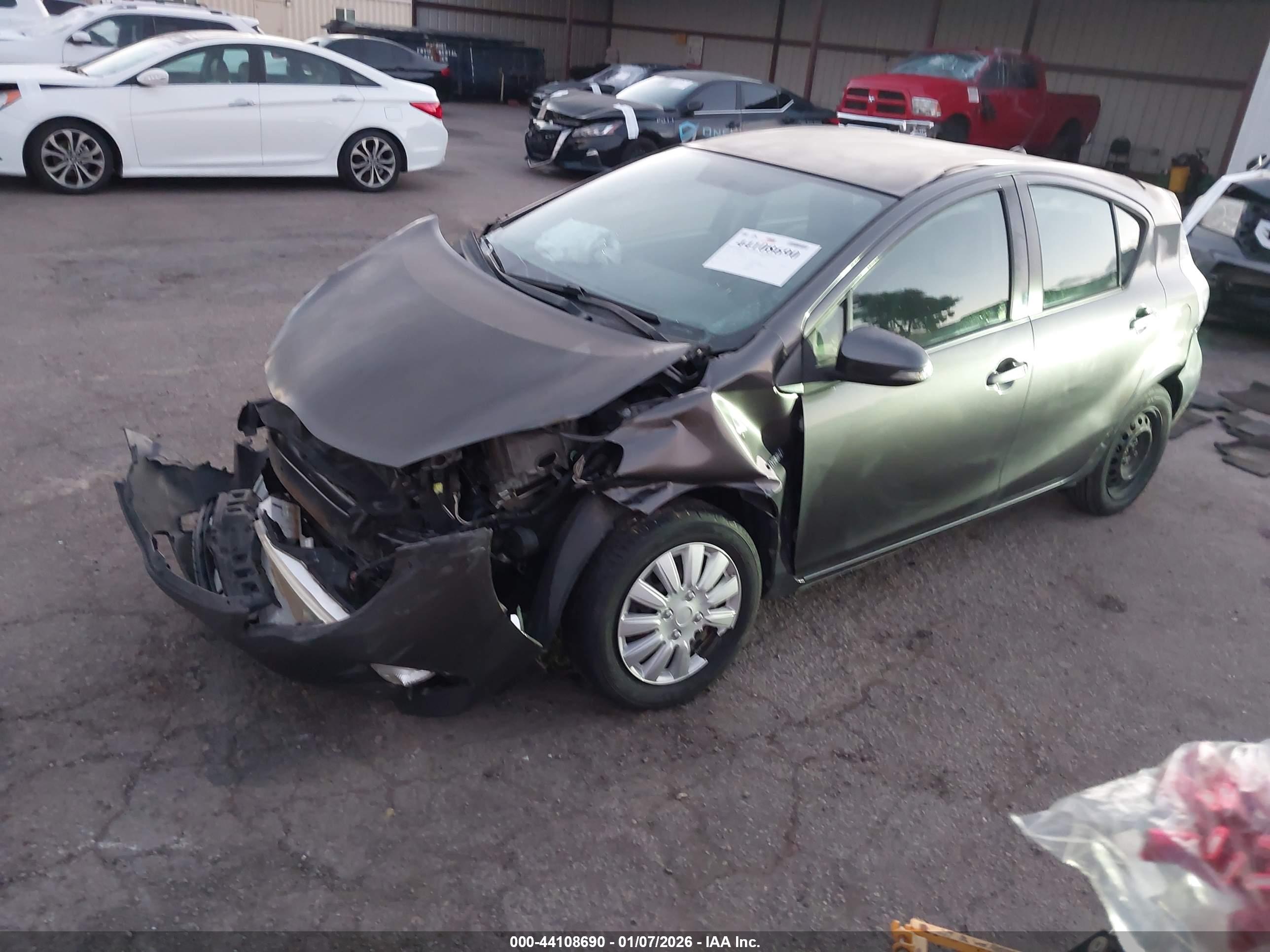 TOYOTA PRIUS image 2