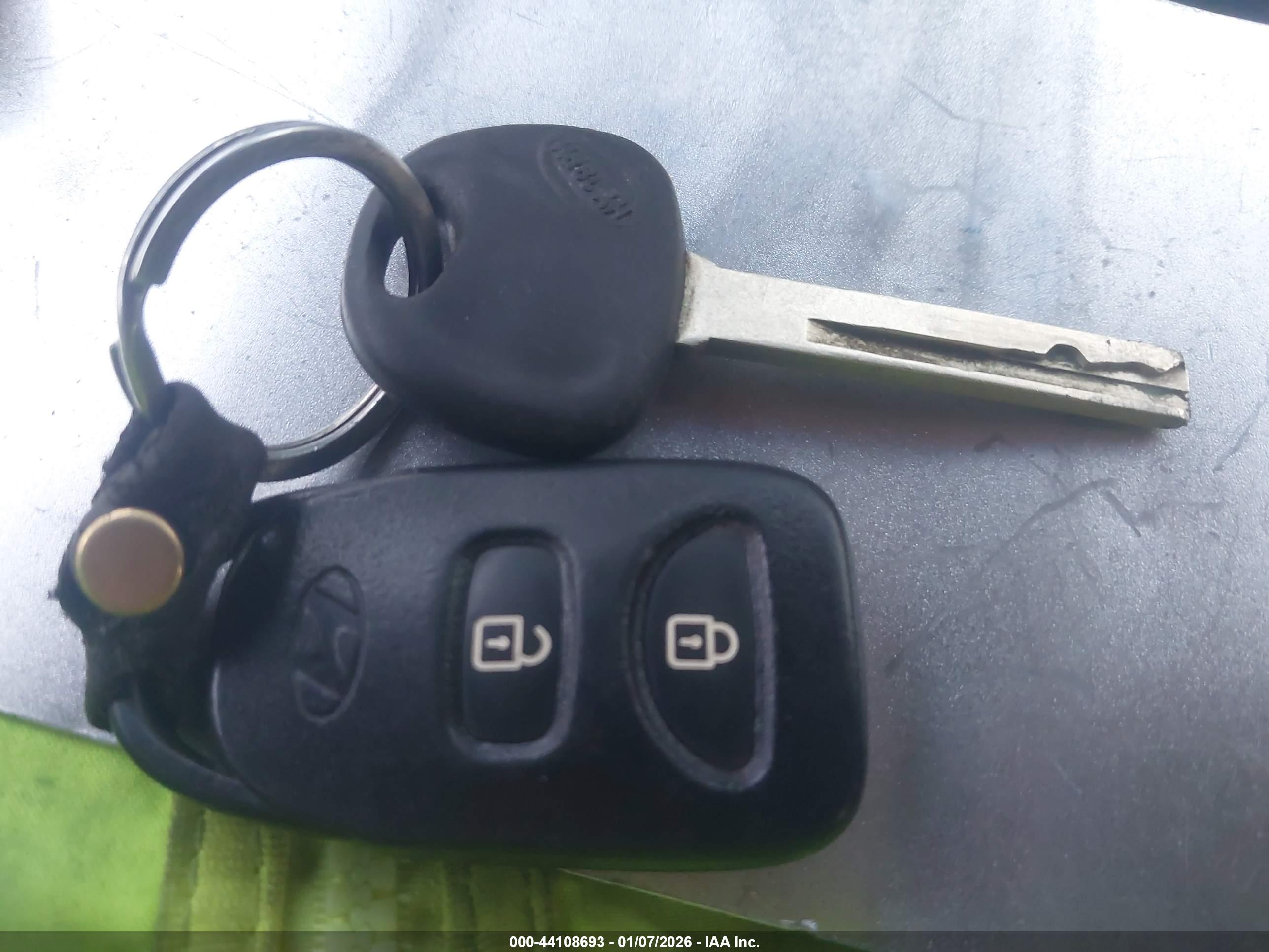HYUNDAI ACCENT image 11