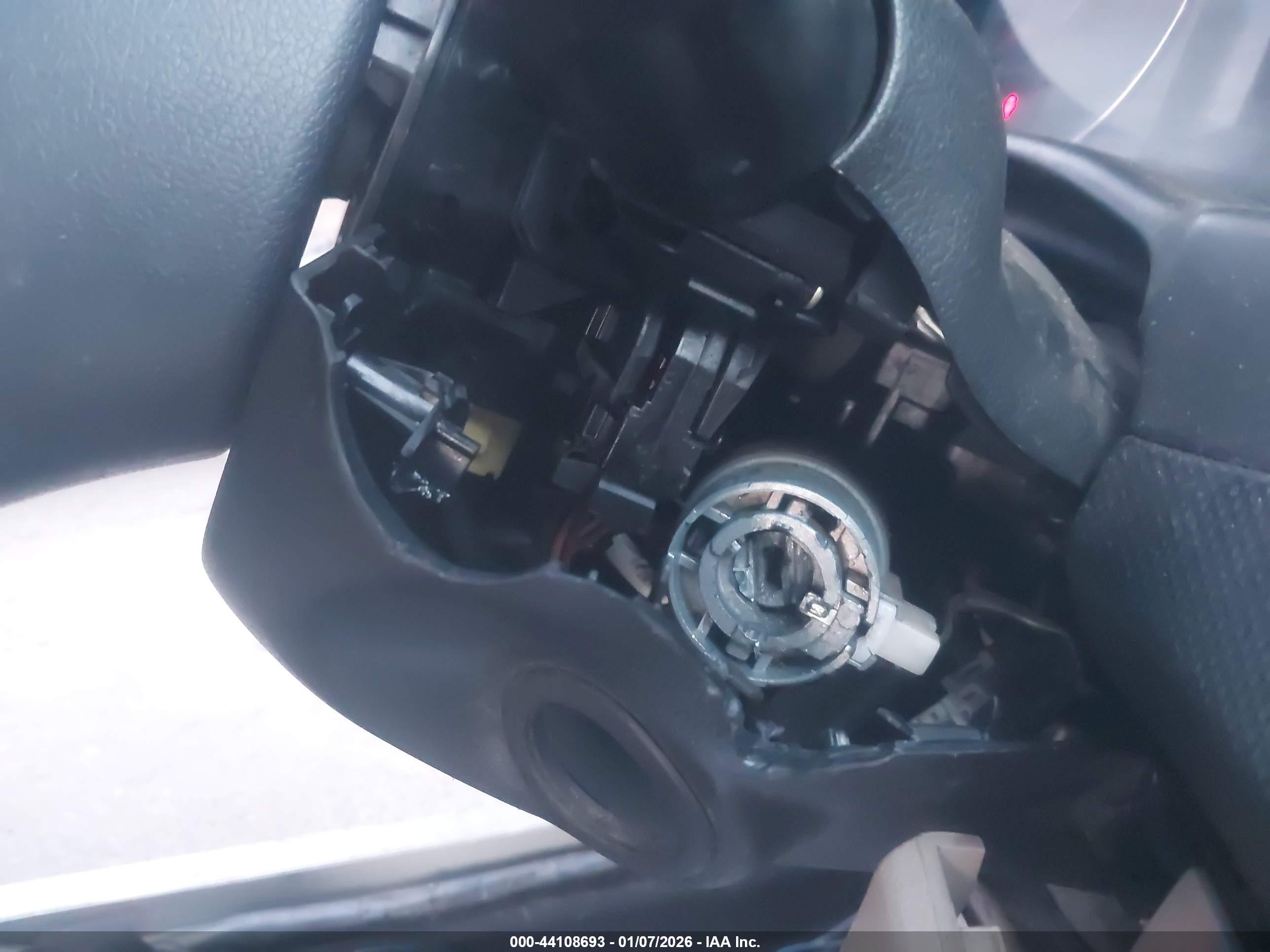 HYUNDAI ACCENT image 6