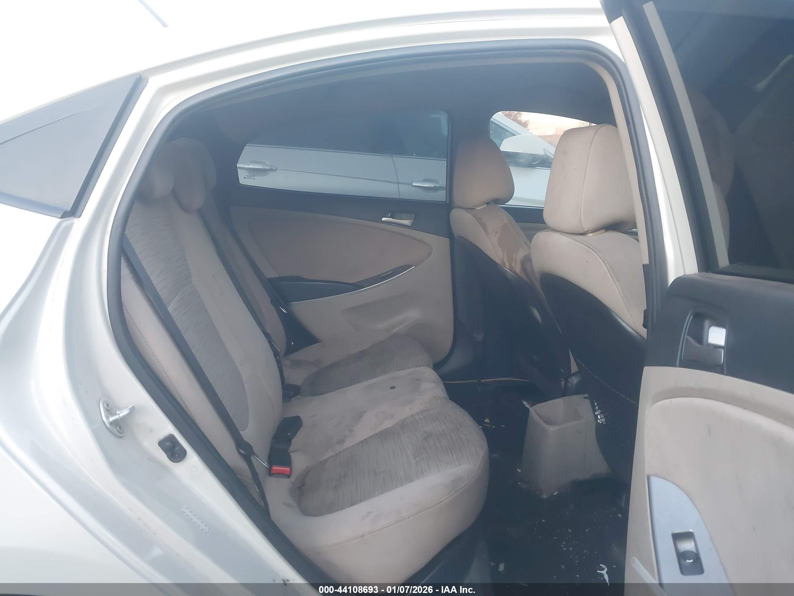HYUNDAI ACCENT image 8