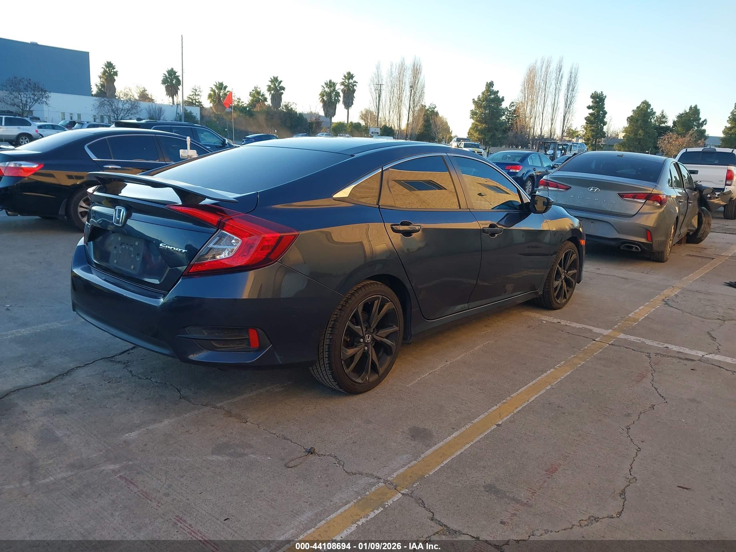 HONDA CIVIC image 4