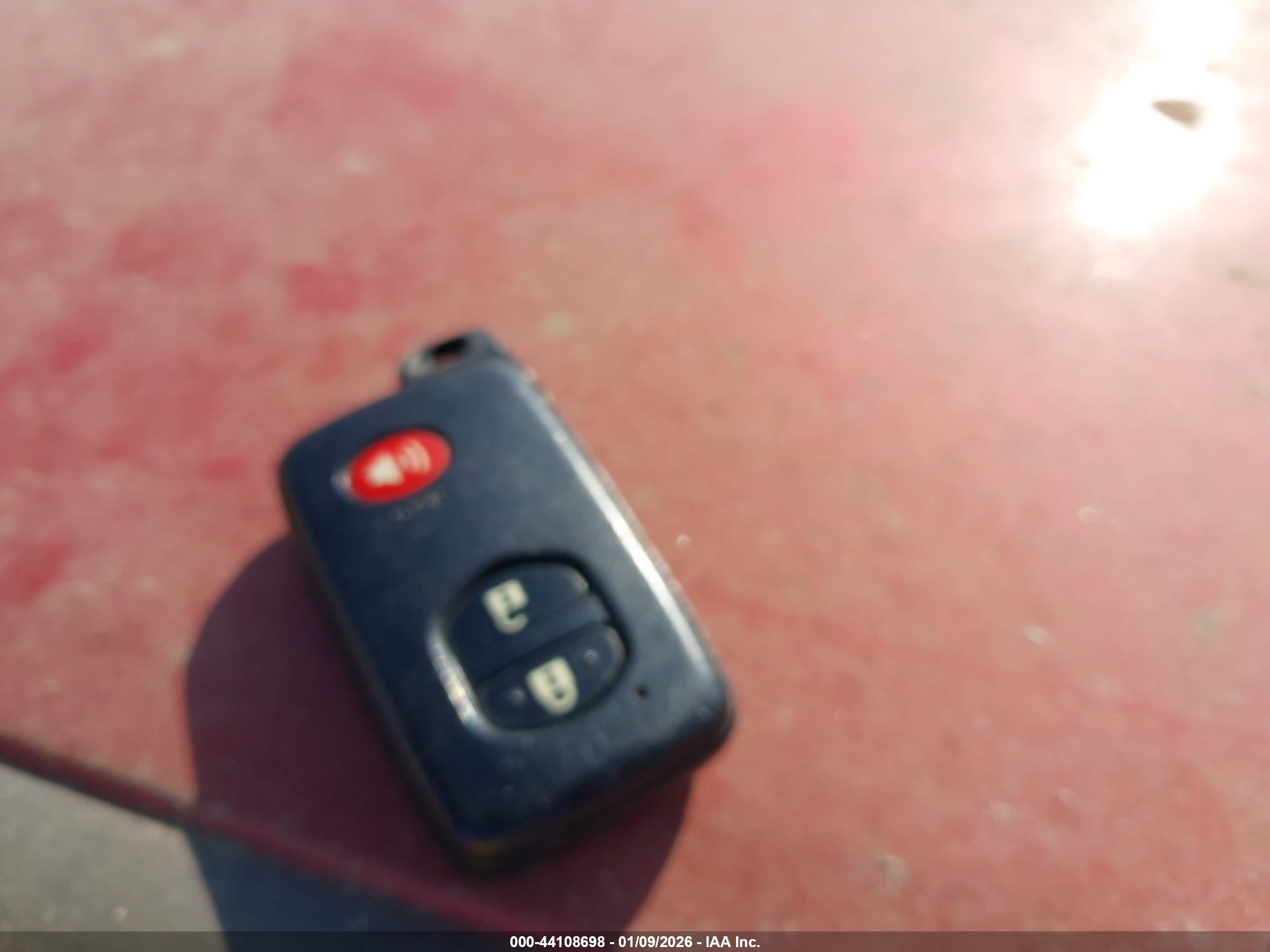 TOYOTA PRIUS image 11