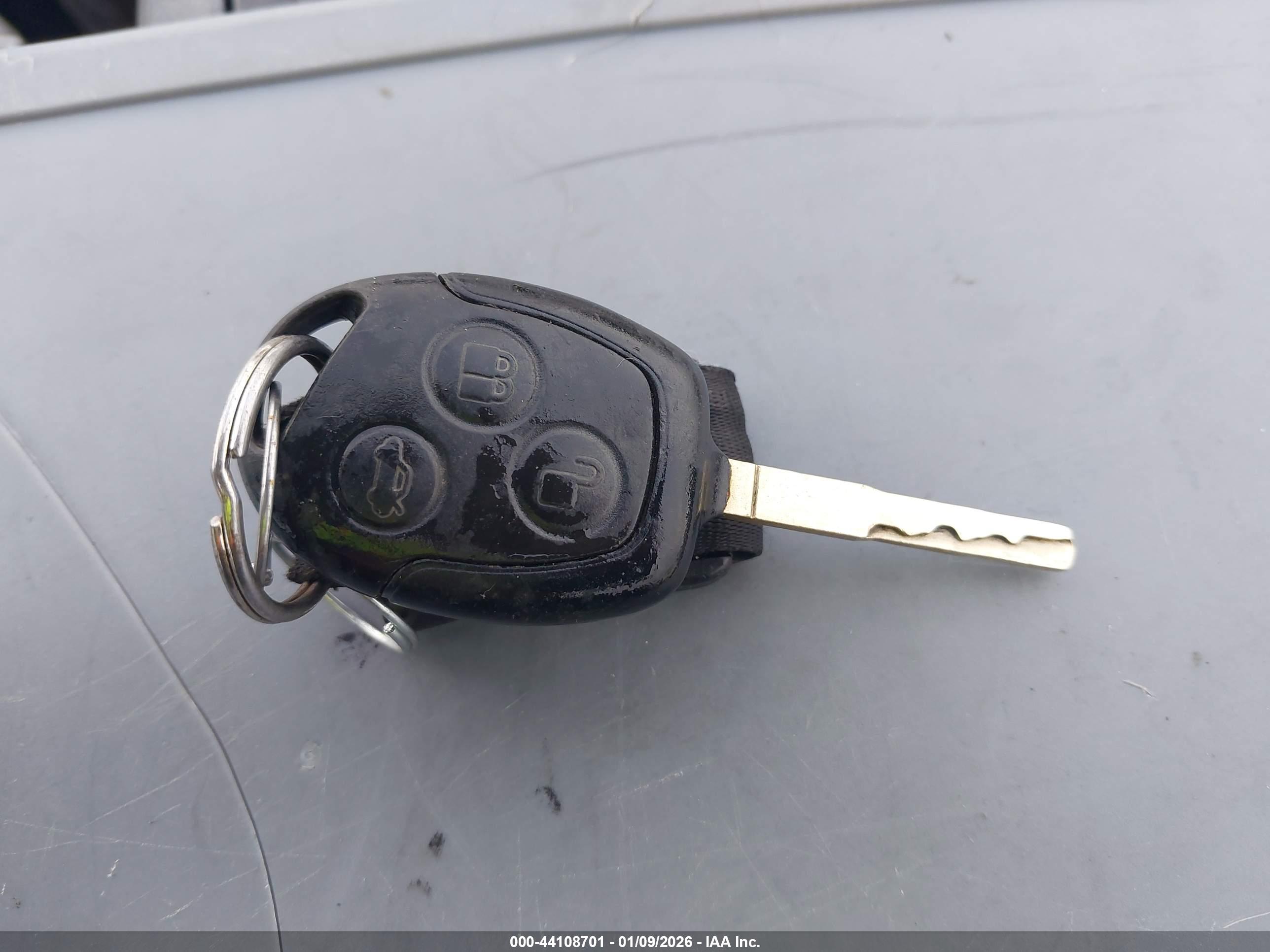 FORD FIESTA image 11