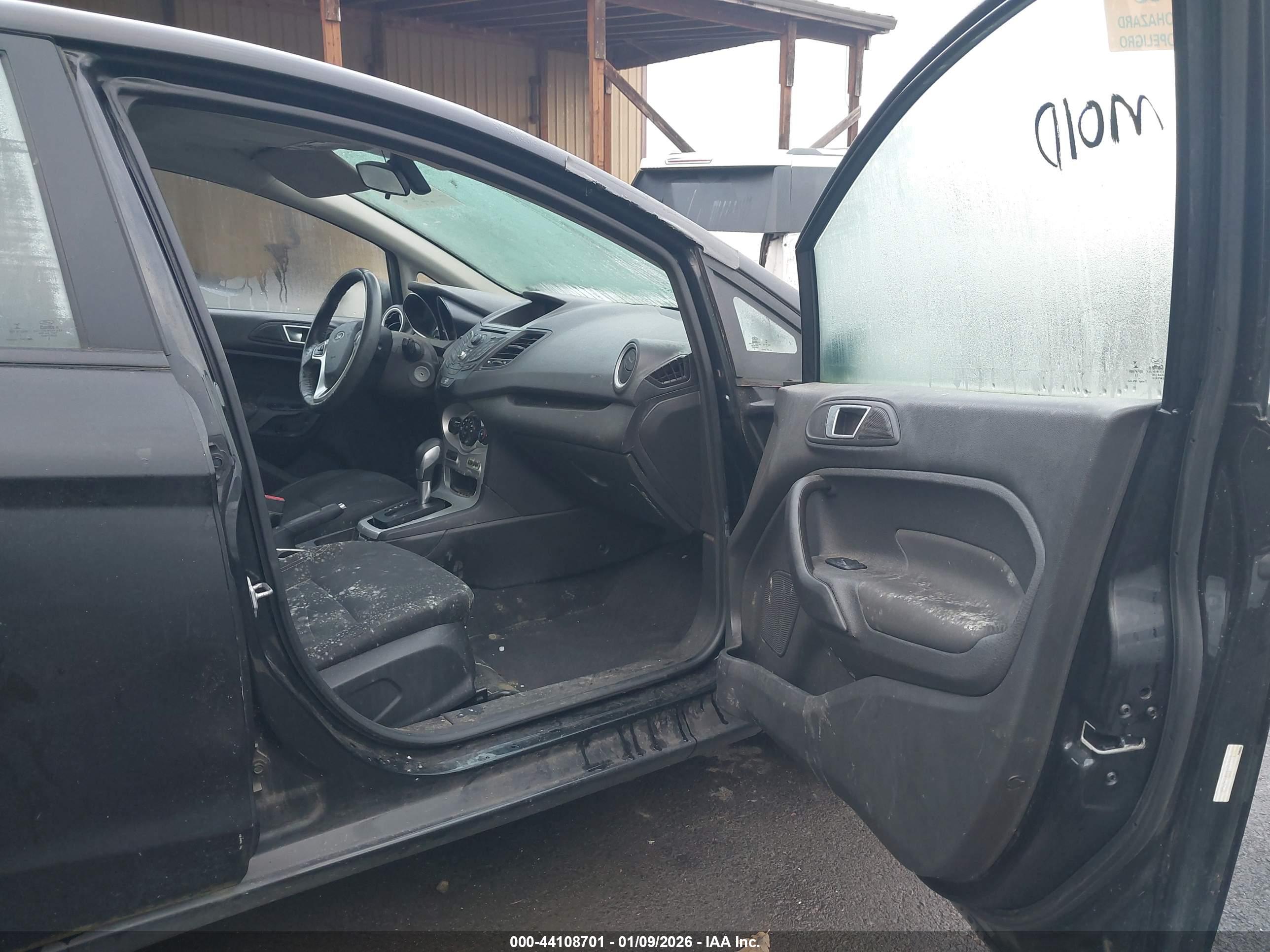 FORD FIESTA image 5