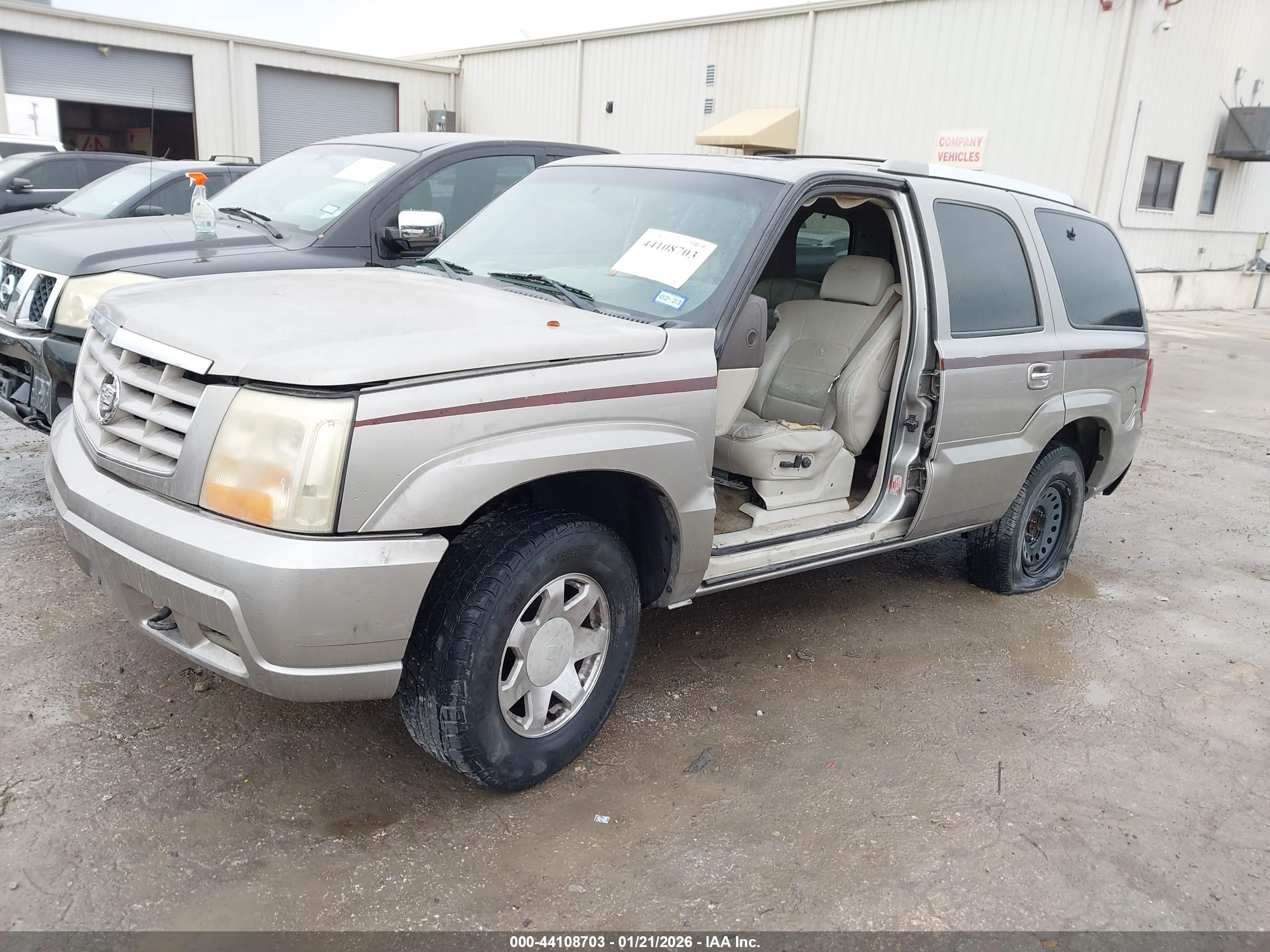 CADILLAC ESCALADE image 2
