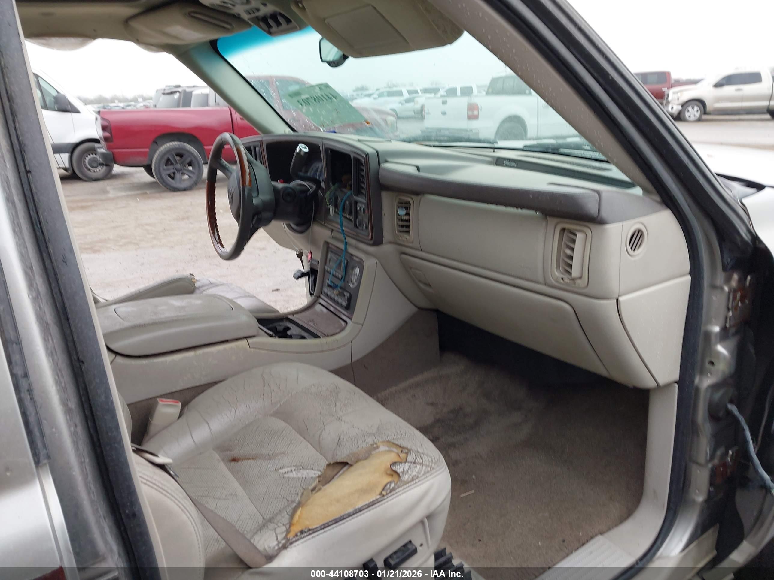 CADILLAC ESCALADE image 5