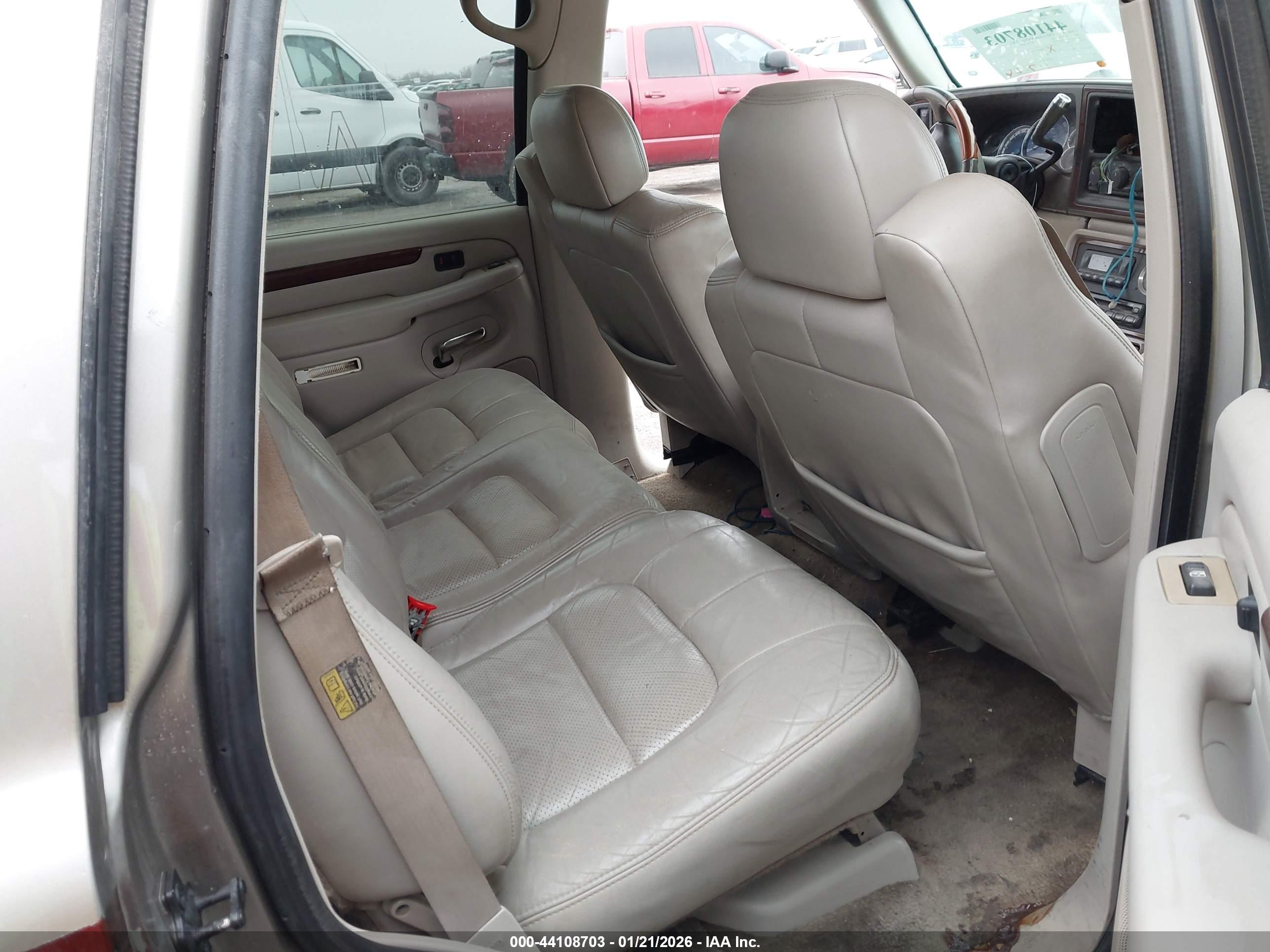 CADILLAC ESCALADE image 8