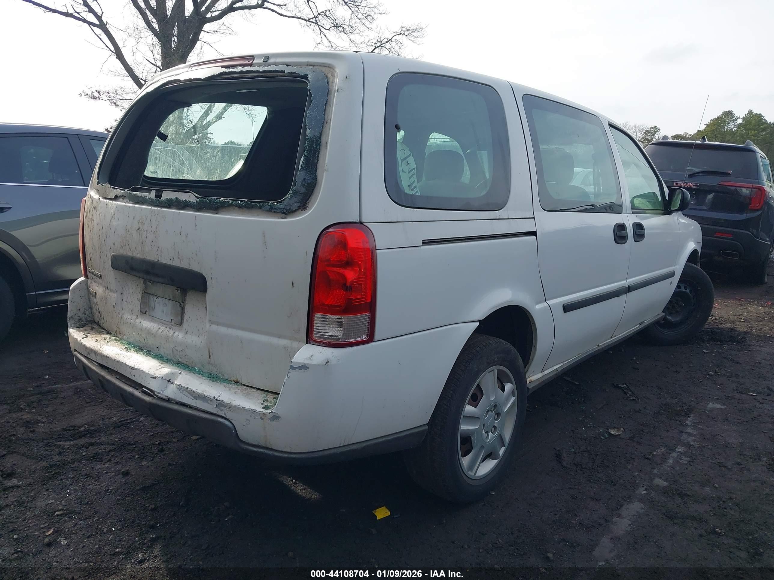 CHEVROLET UPLANDER image 4