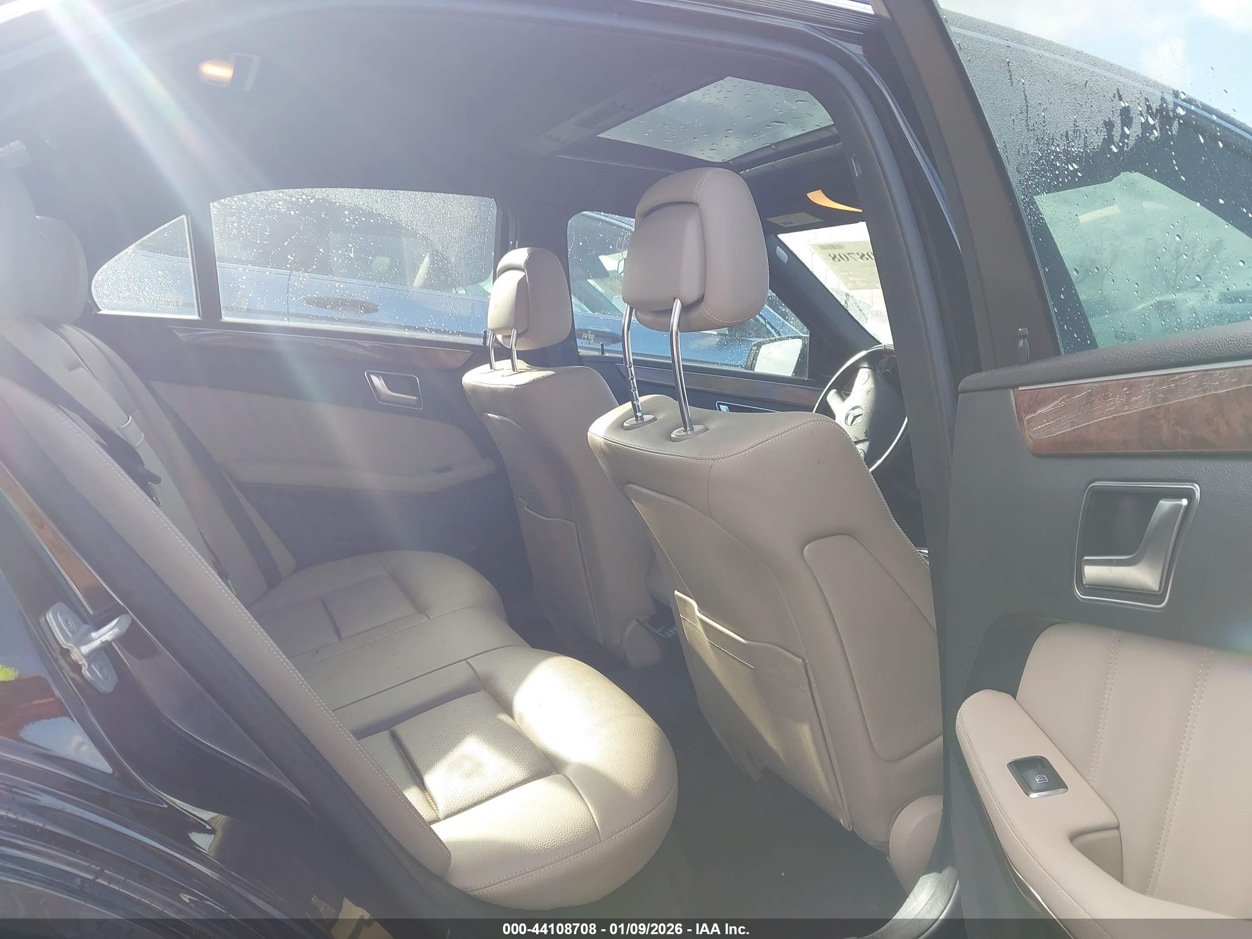 MERCEDES-BENZ E image 8