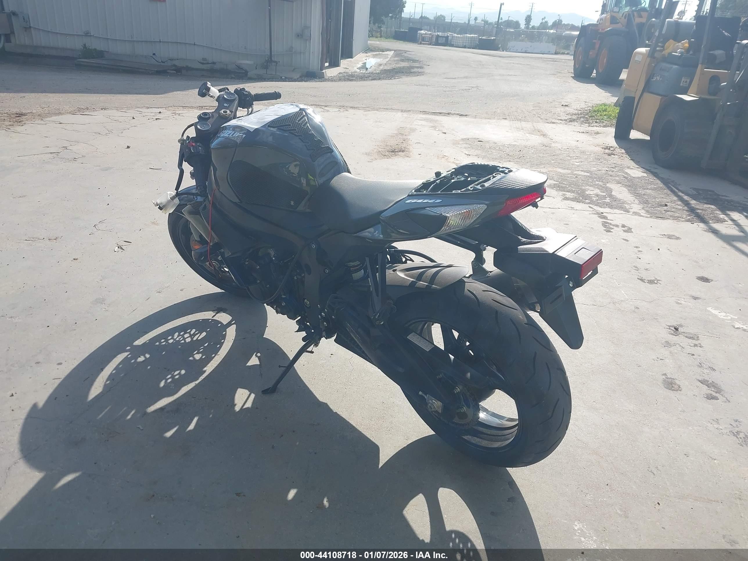 SUZUKI GSX-R600 image 3