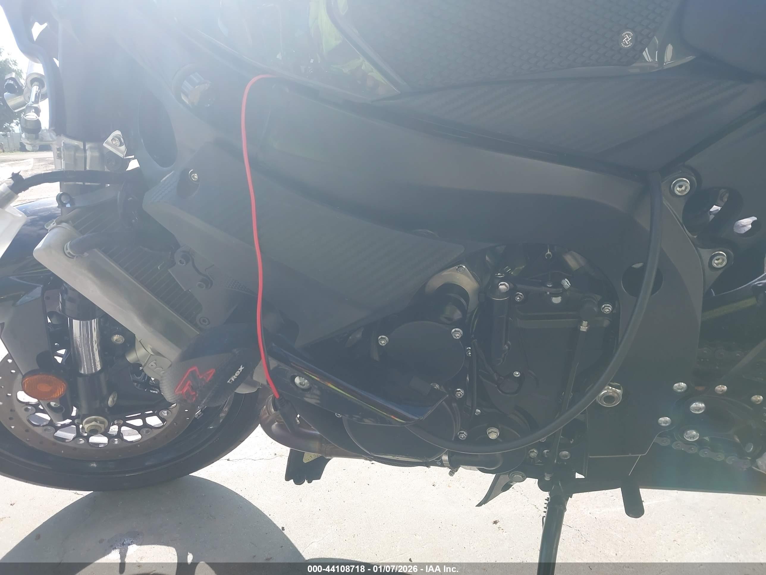 SUZUKI GSX-R600 image 9