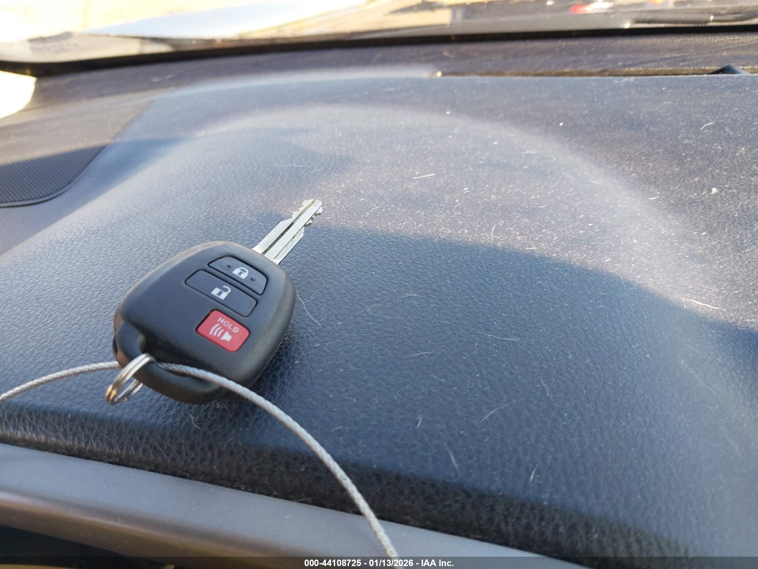 TOYOTA RAV4 image 11
