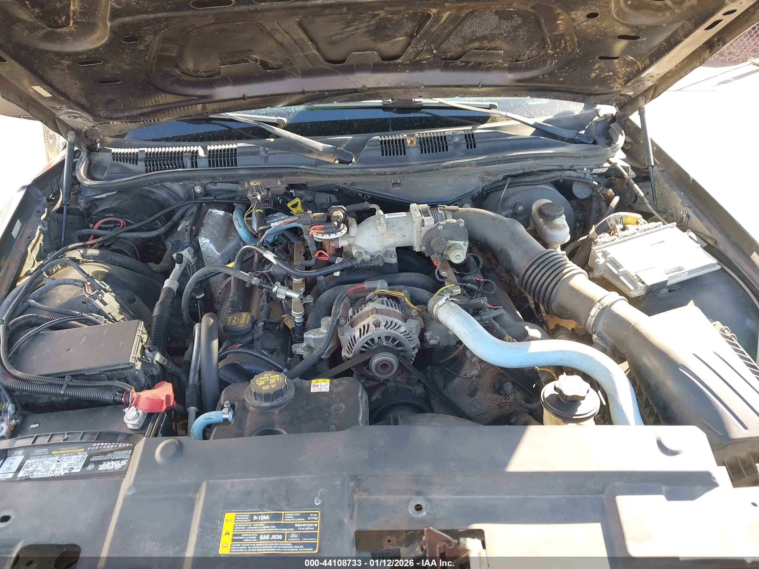 FORD CROWN image 10
