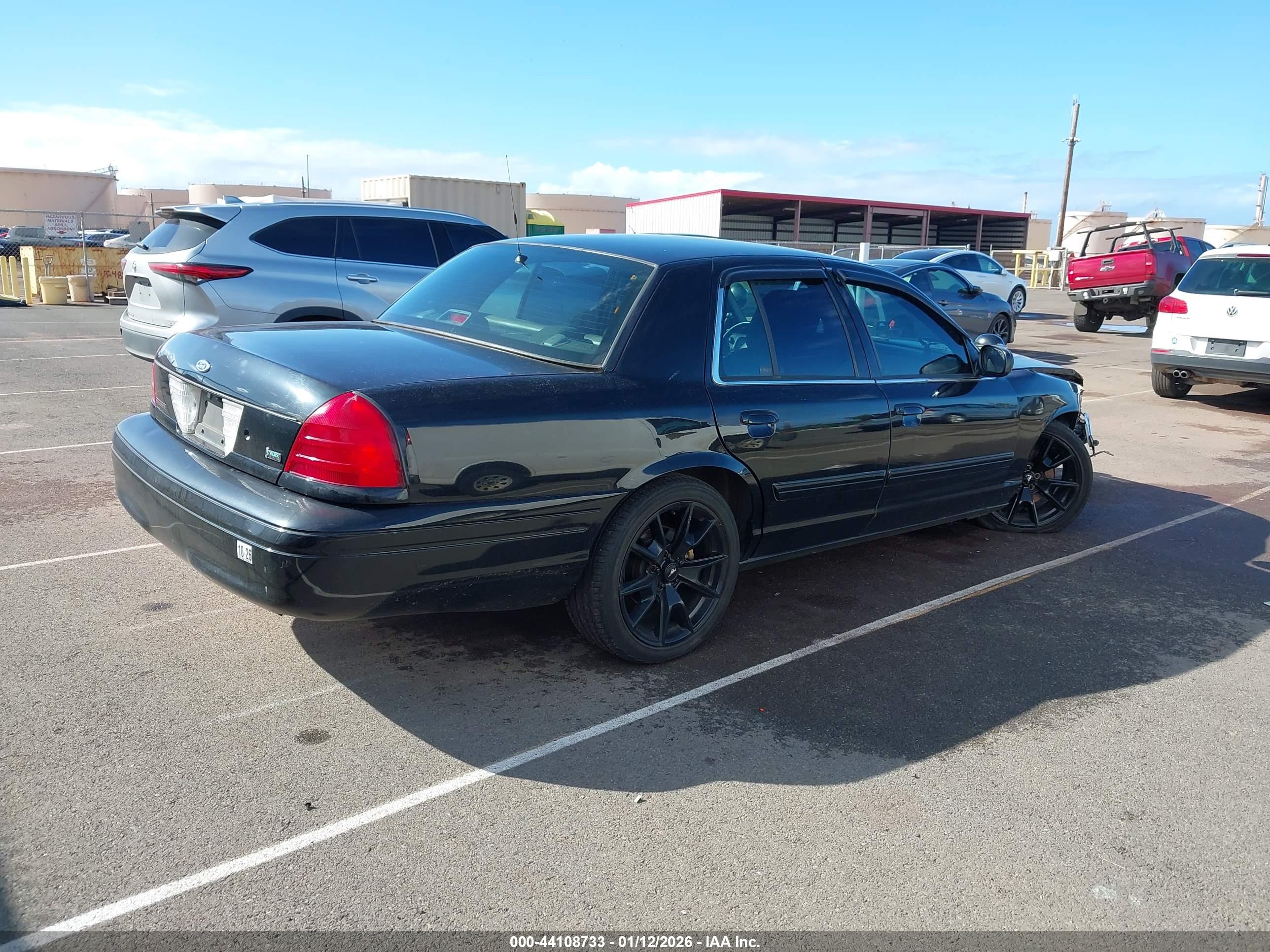 FORD CROWN image 4