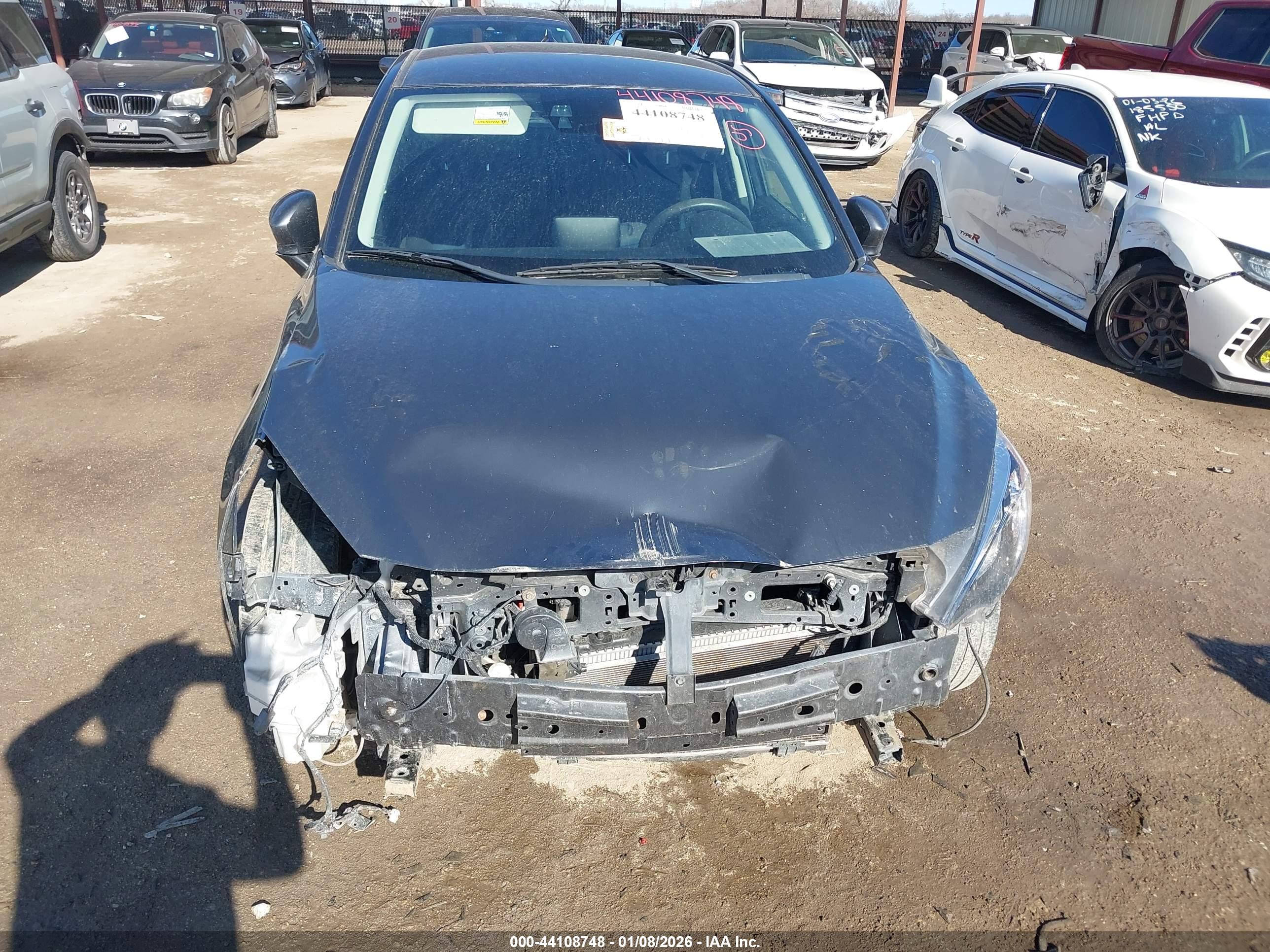 TOYOTA YARIS image 6