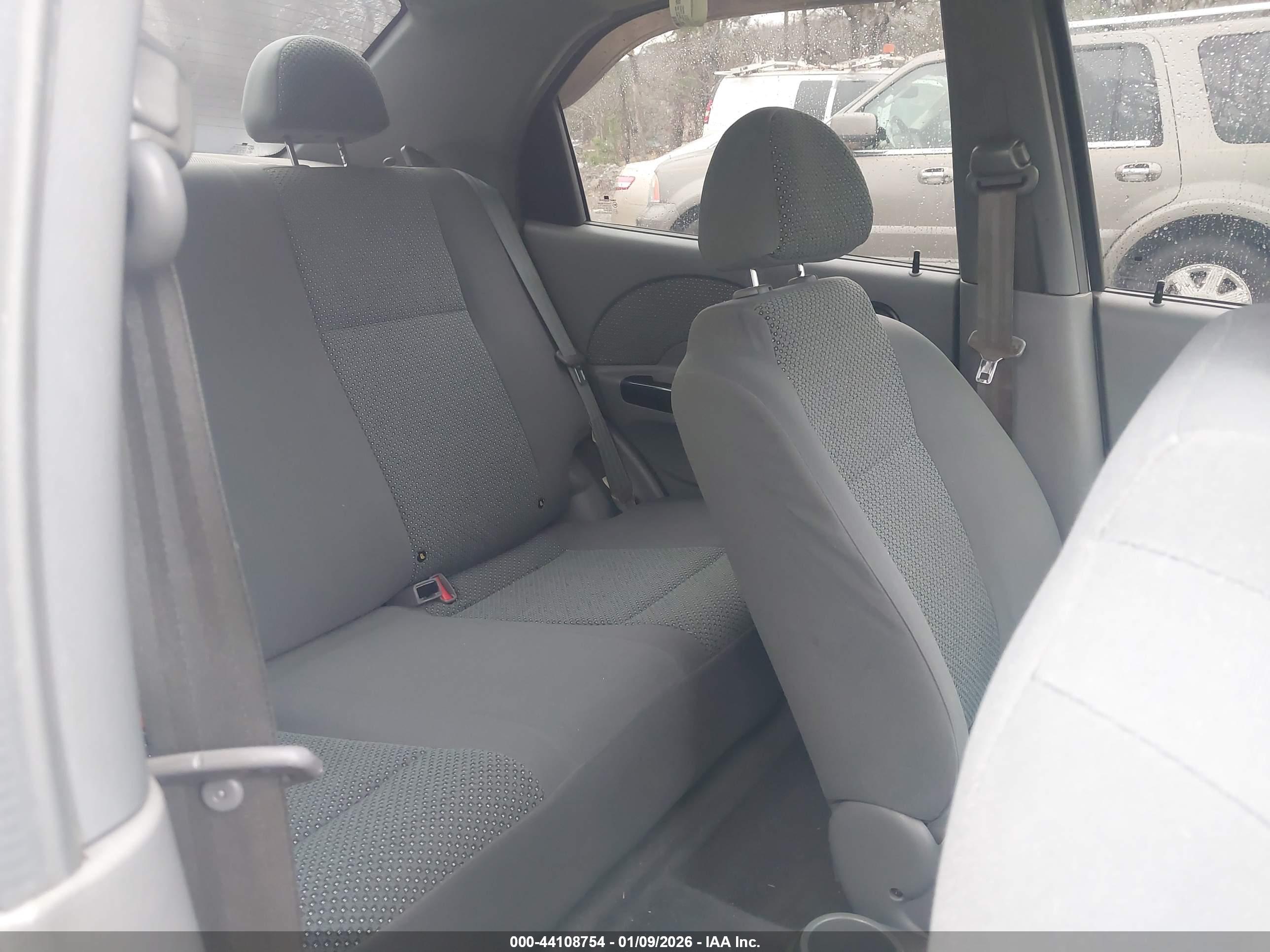 CHEVROLET AVEO image 8