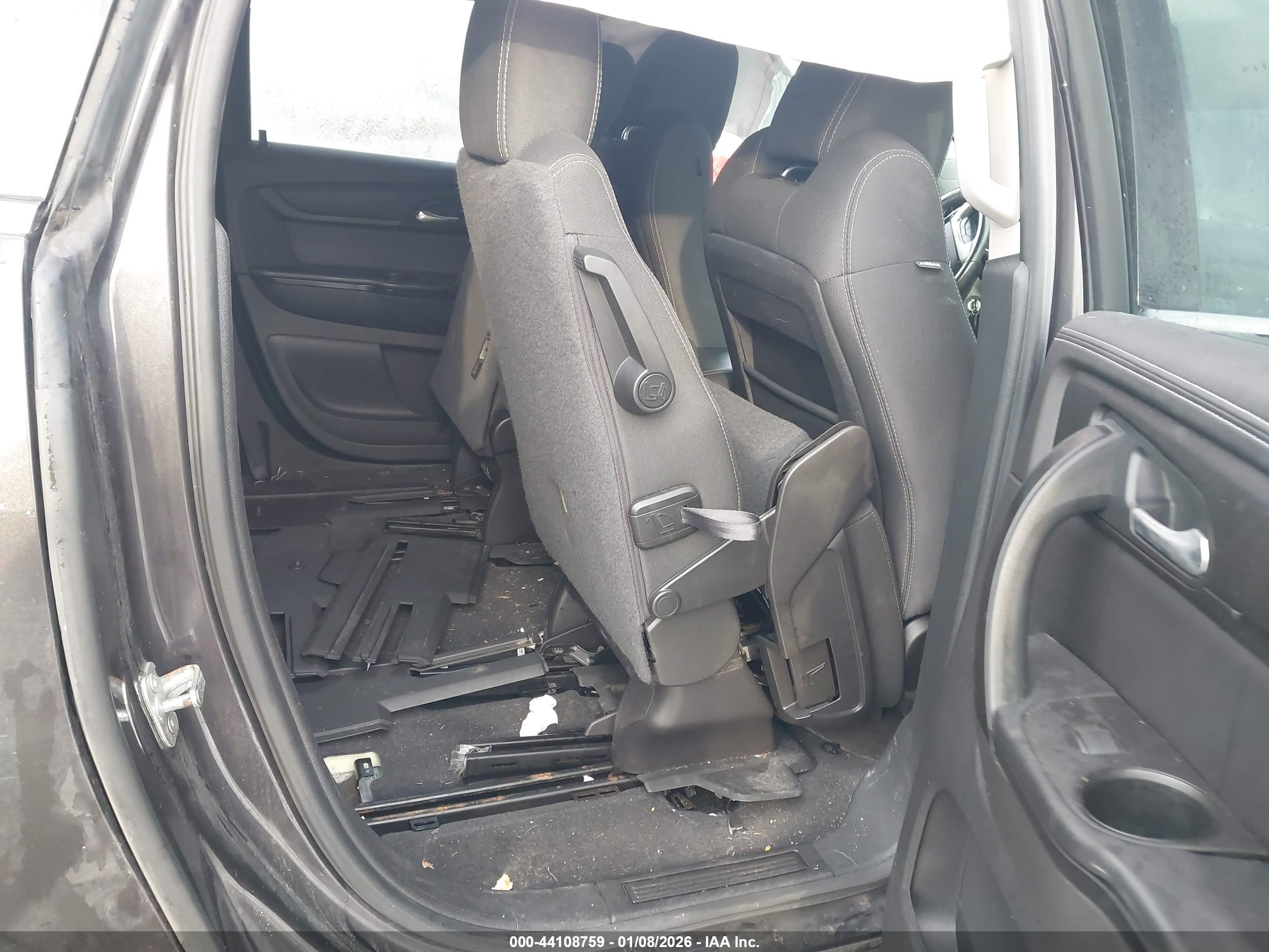CHEVROLET TRAVERSE image 8