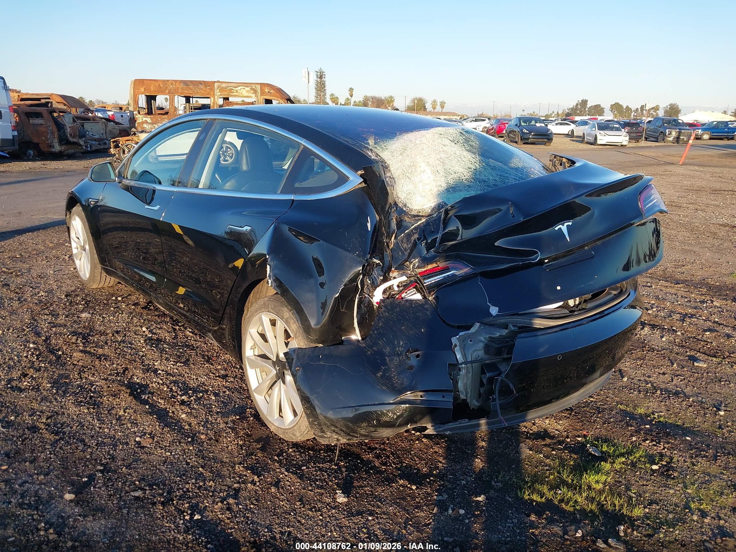 TESLA MODEL image 3