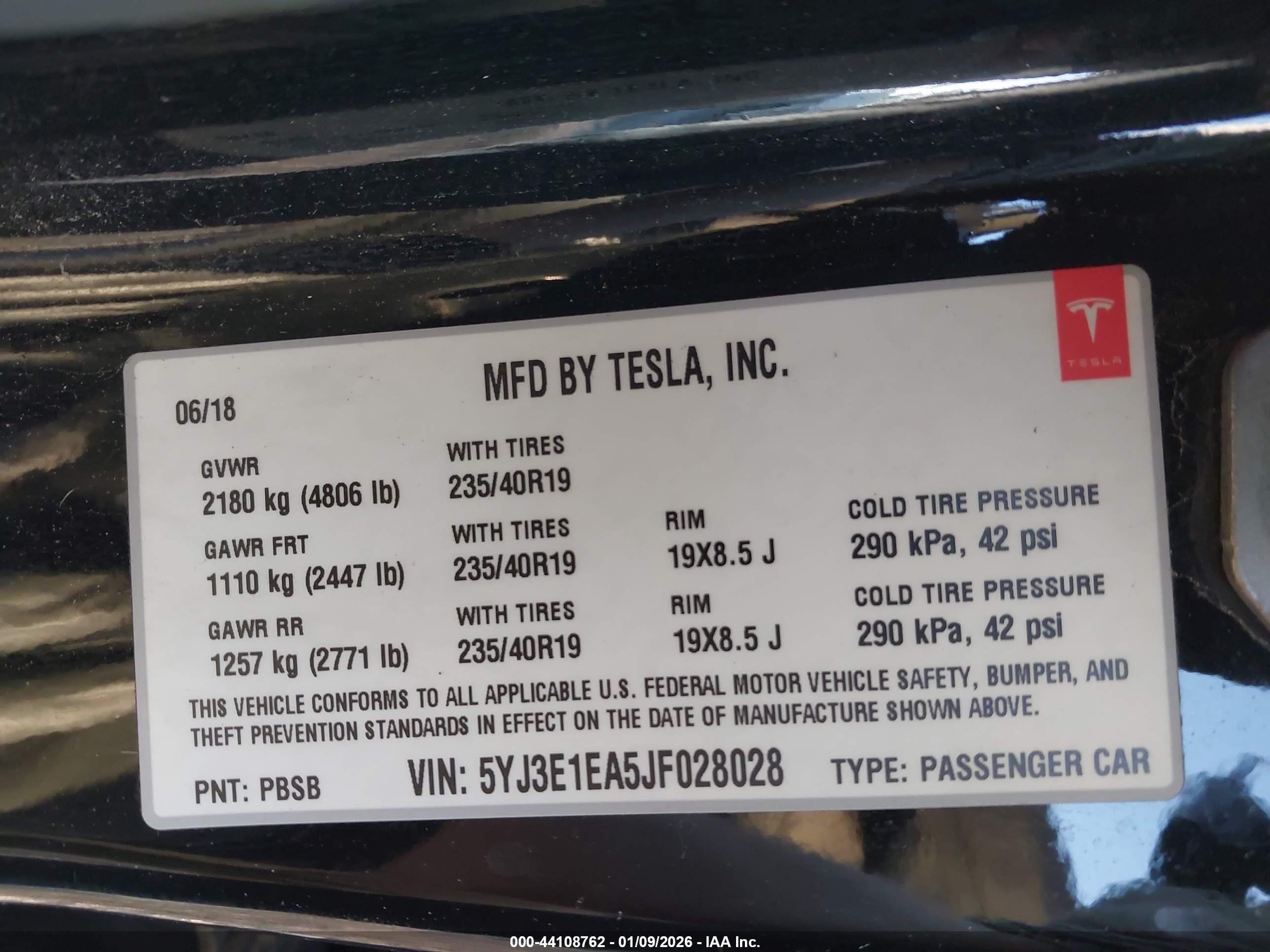 TESLA MODEL image 9