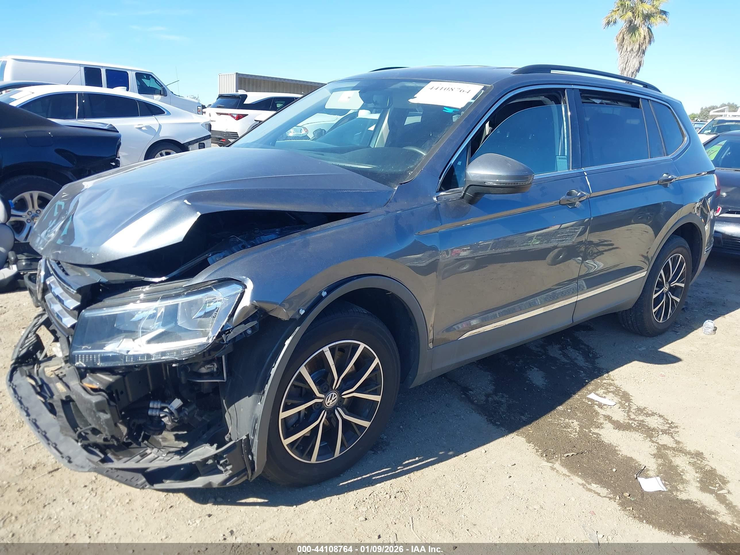 VOLKSWAGEN TIGUAN image 2