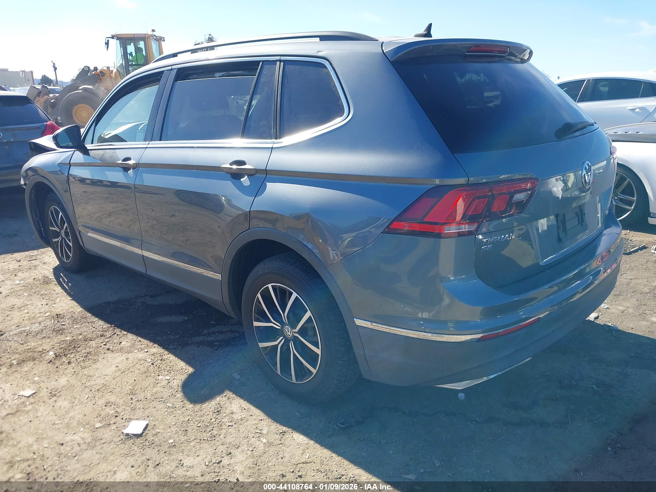 VOLKSWAGEN TIGUAN image 3