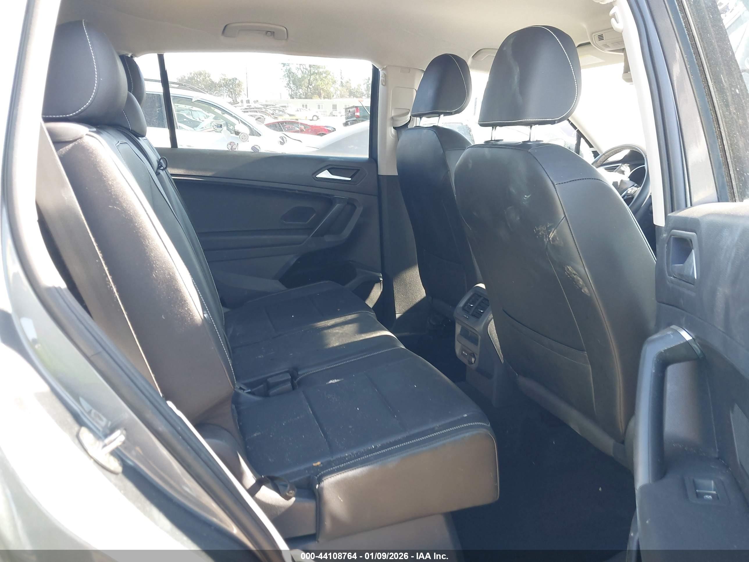 VOLKSWAGEN TIGUAN image 8