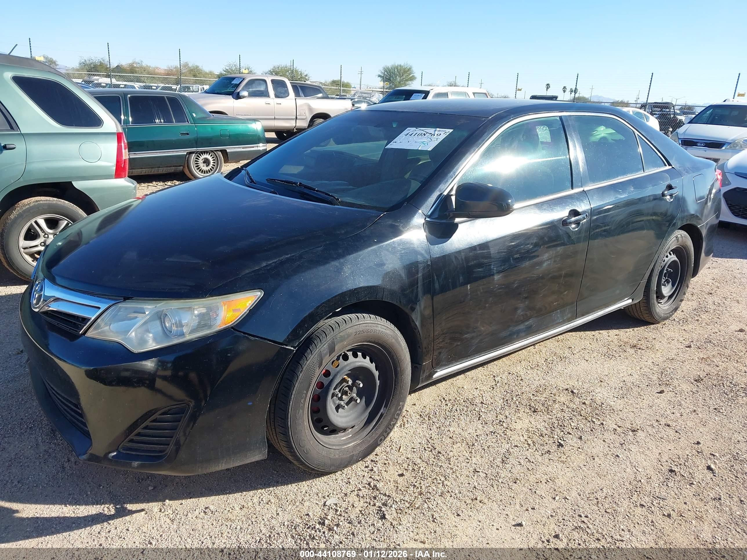 TOYOTA CAMRY image 2