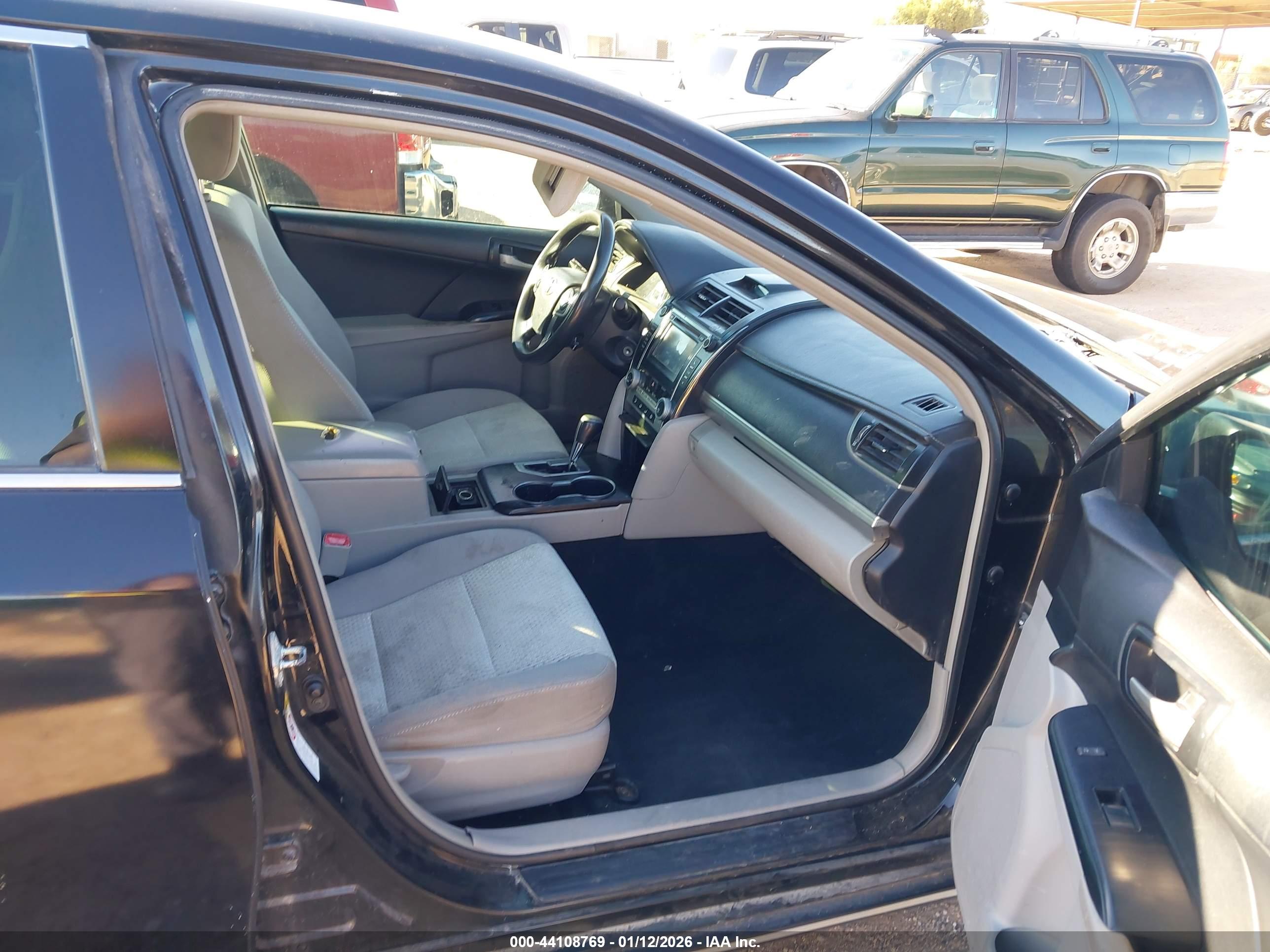 TOYOTA CAMRY image 5