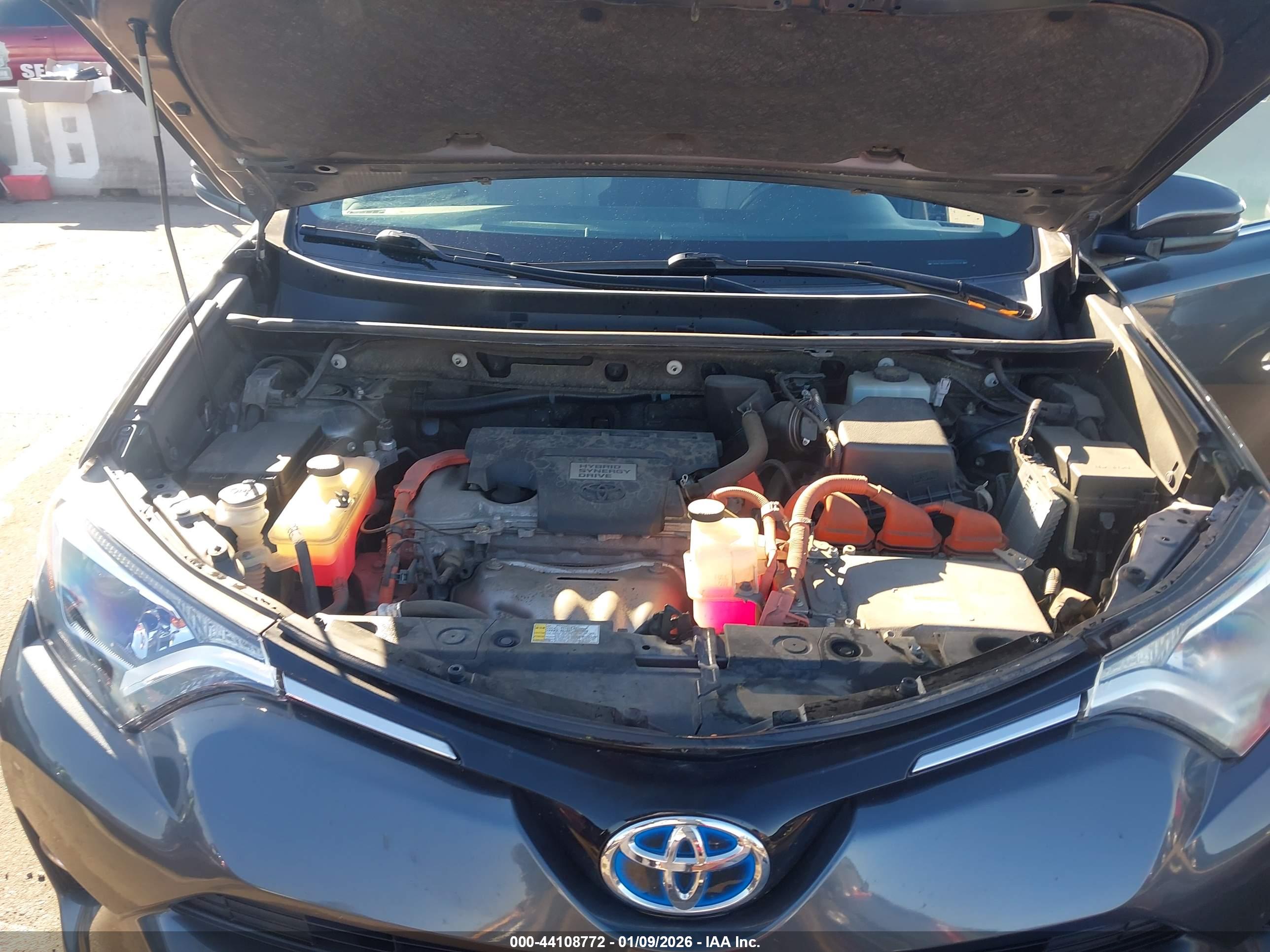 TOYOTA RAV4 image 10
