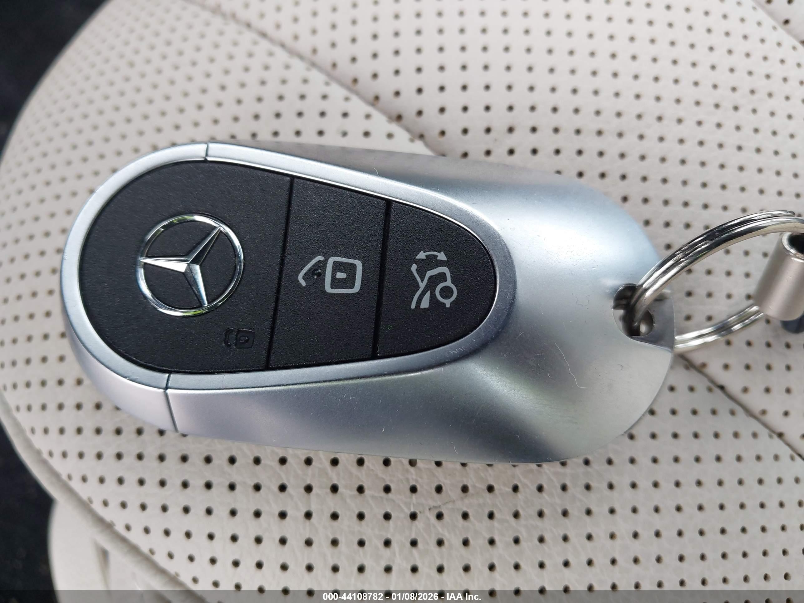 MERCEDES-BENZ E image 11